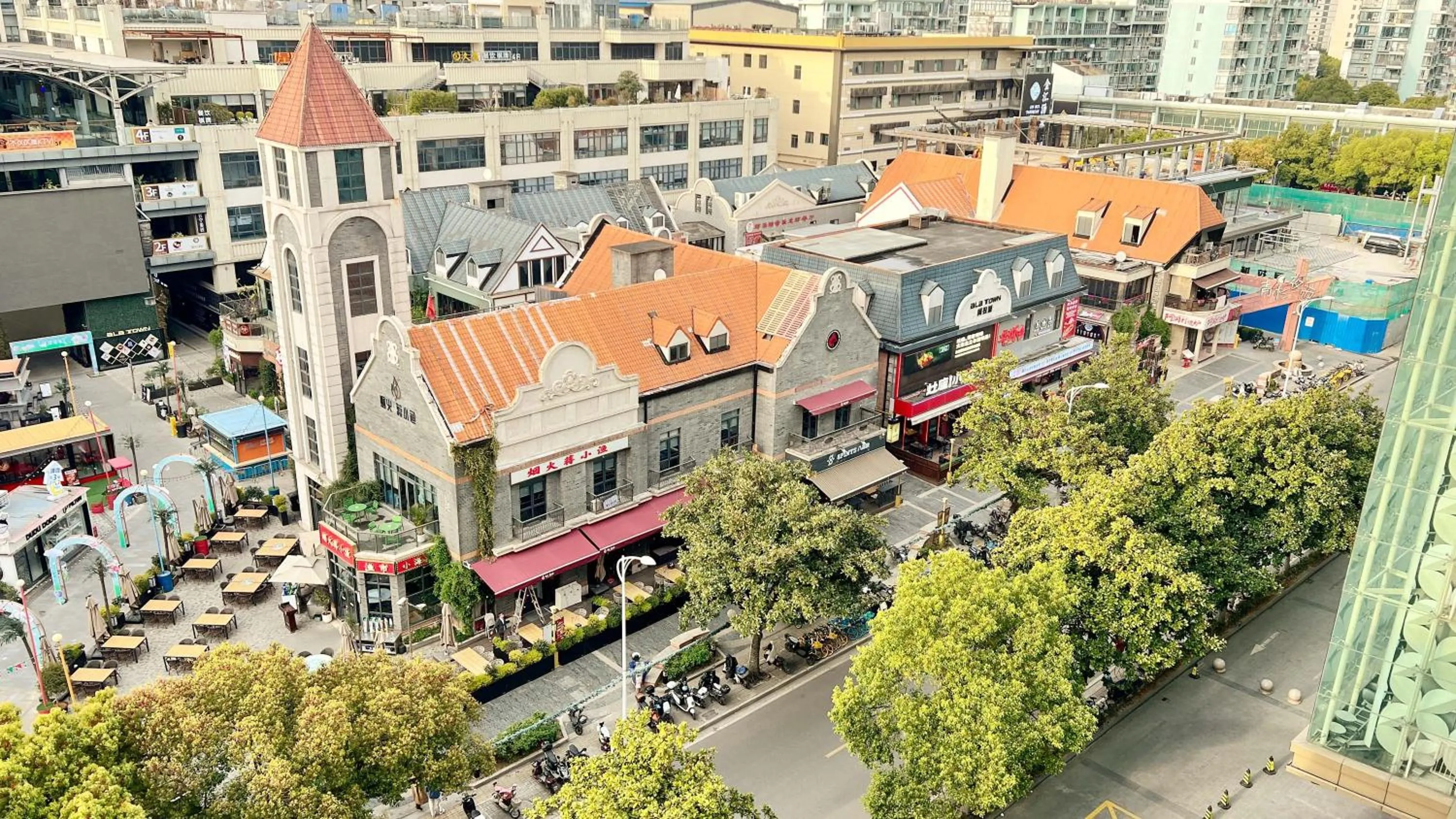 Property building in Hongqiao Aegean Sea LOFT Apartment
