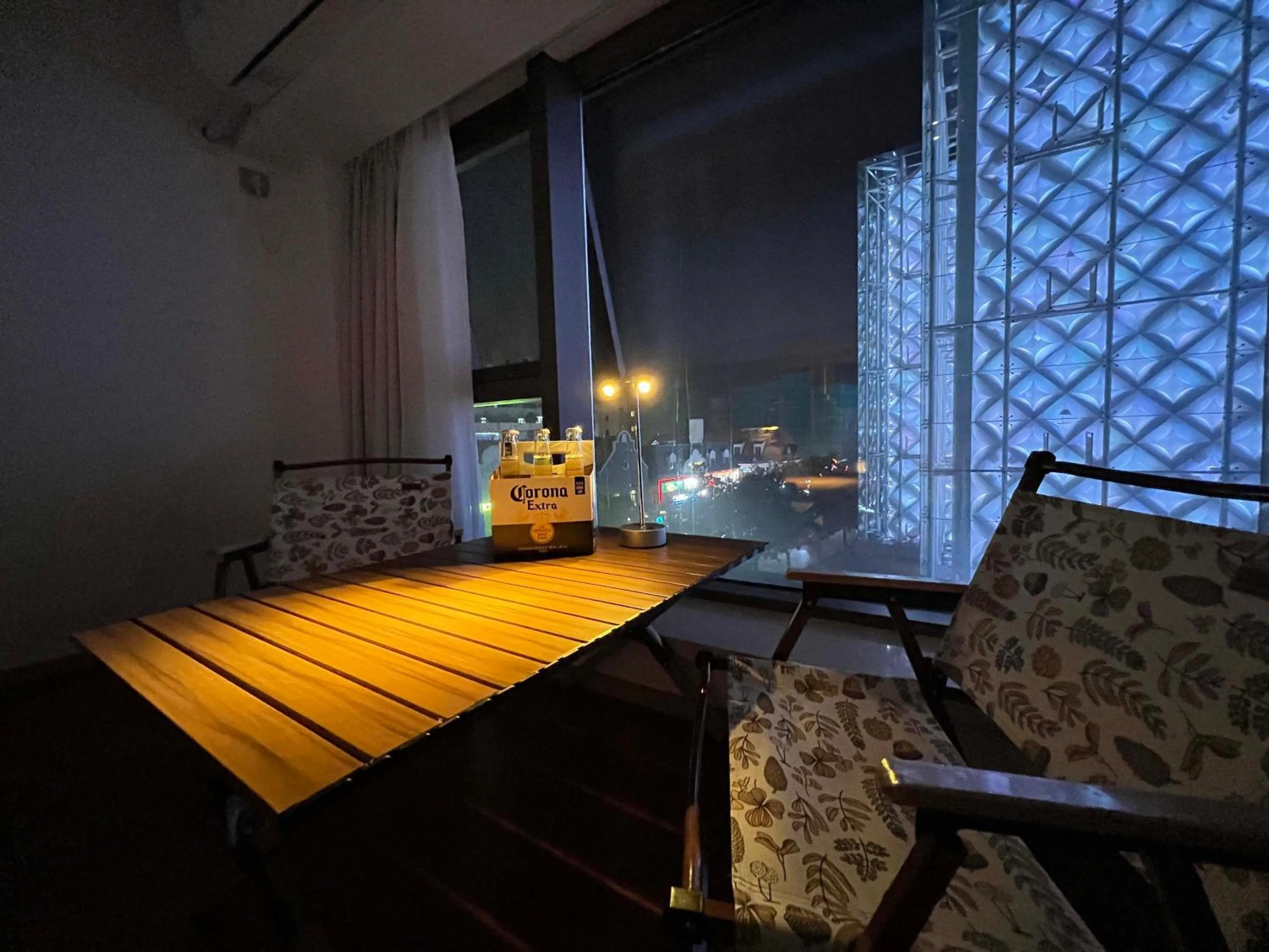 Night in Hongqiao Aegean Sea LOFT Apartment