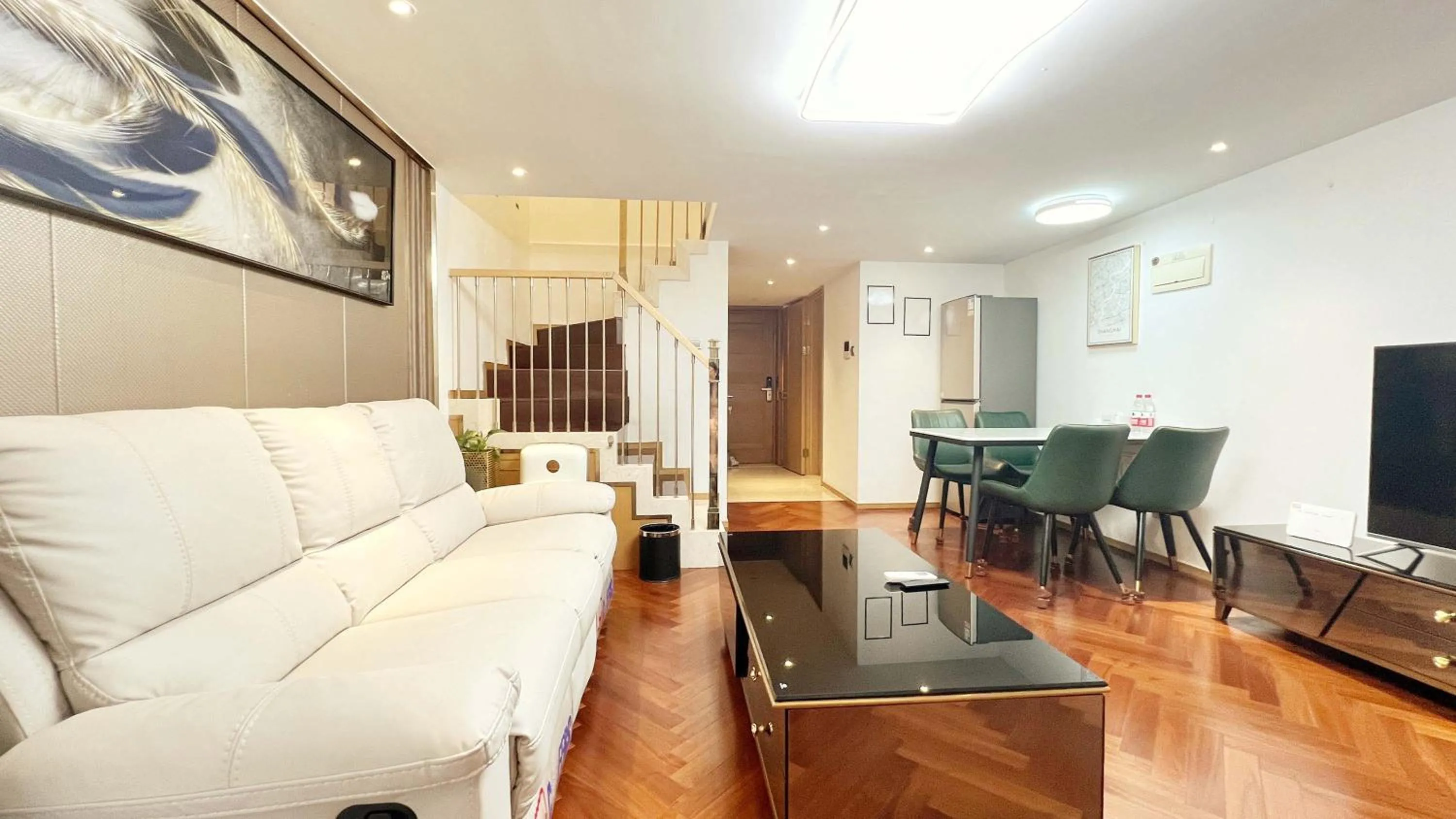 TV and multimedia in Hongqiao Aegean Sea LOFT Apartment