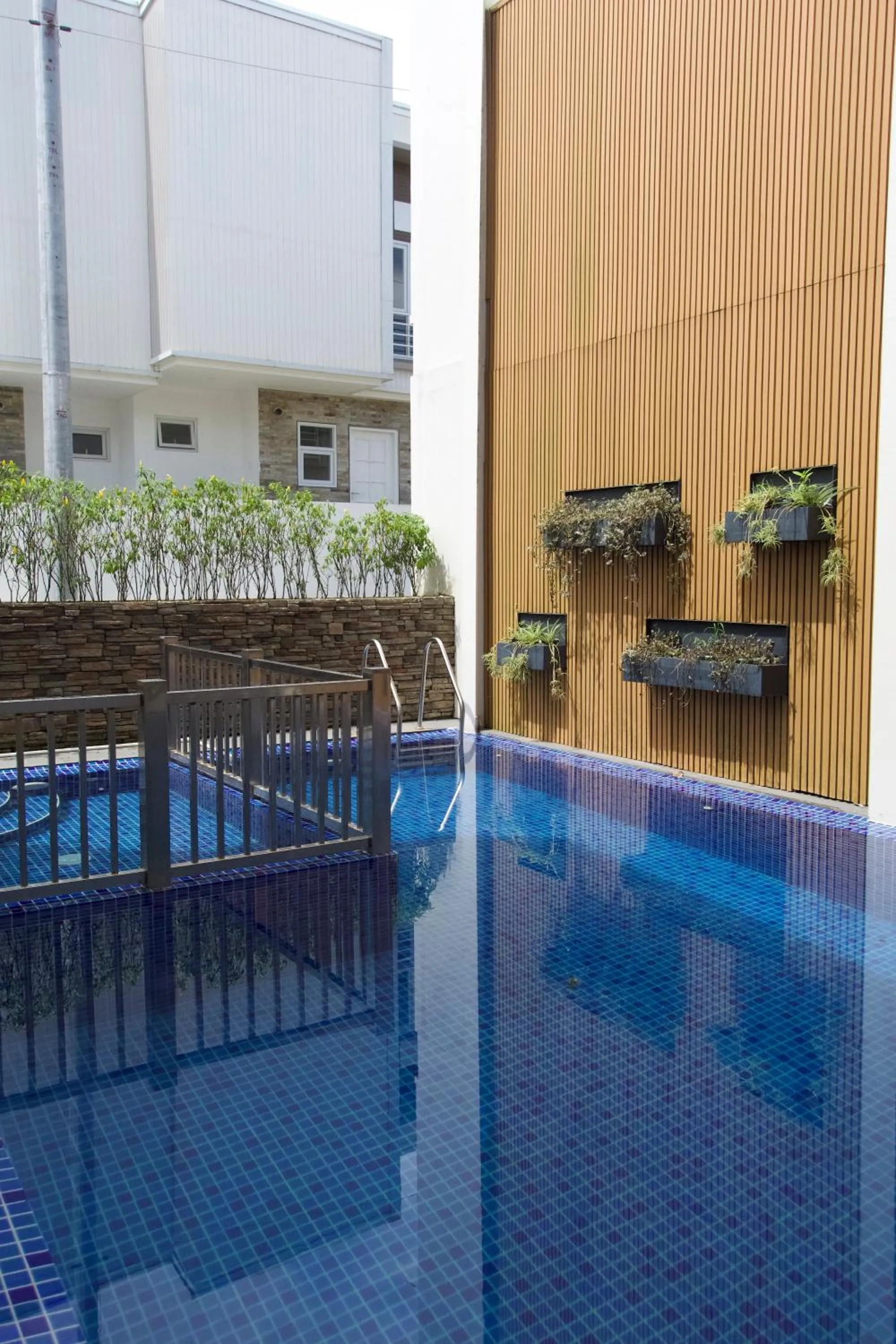 Swimming pool in Verdant Villas