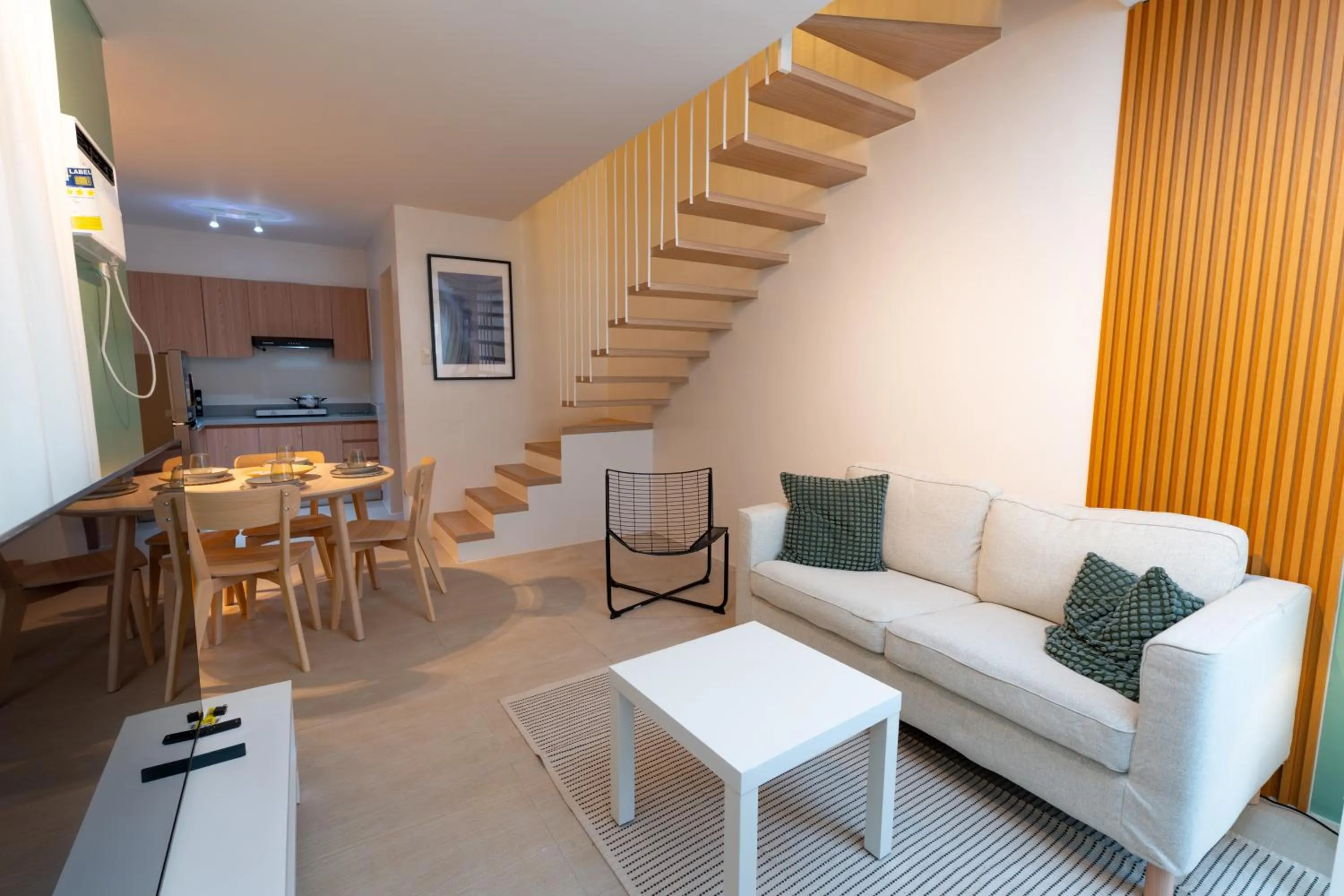TV and multimedia in Verdant Villas