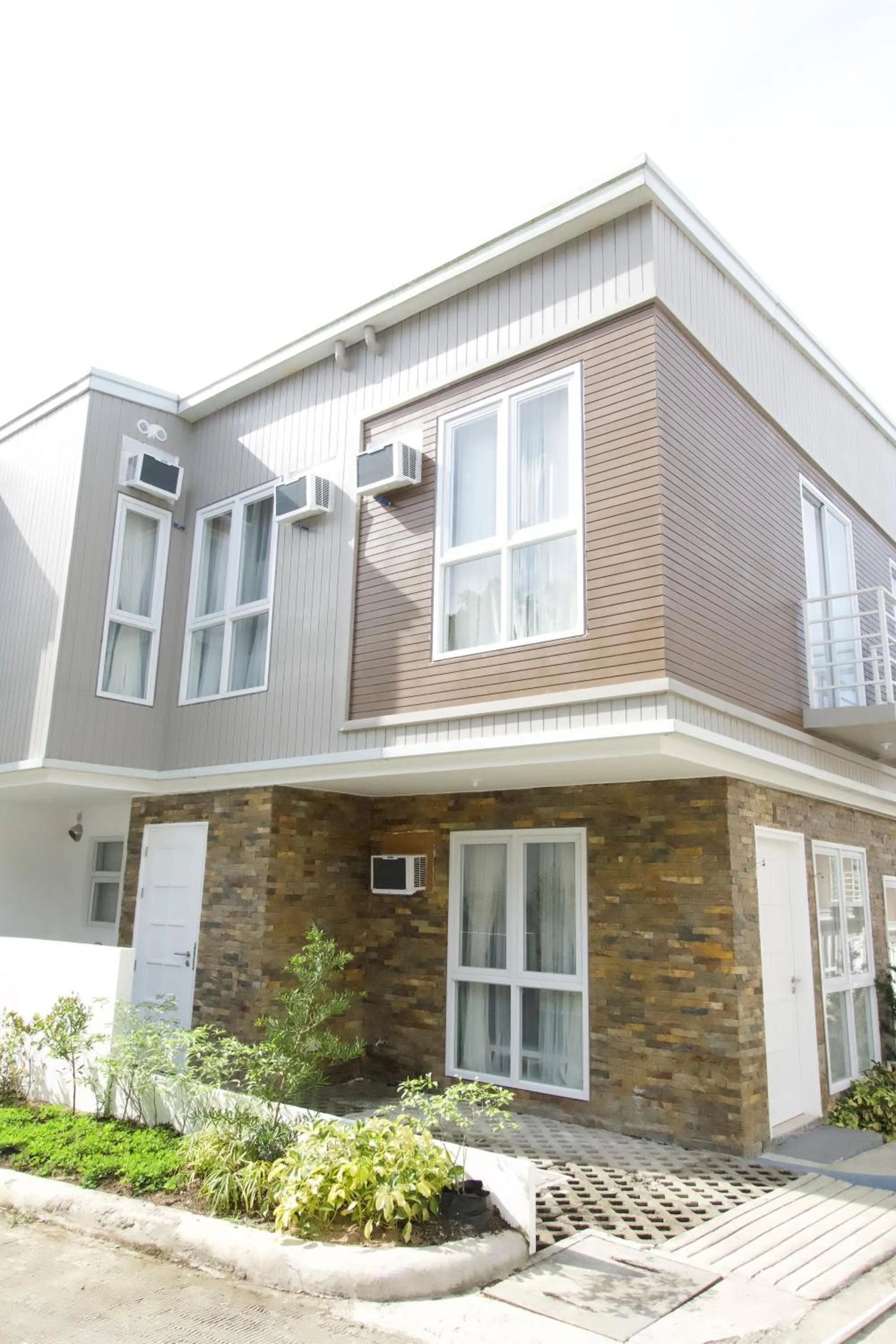 Property building in Verdant Villas