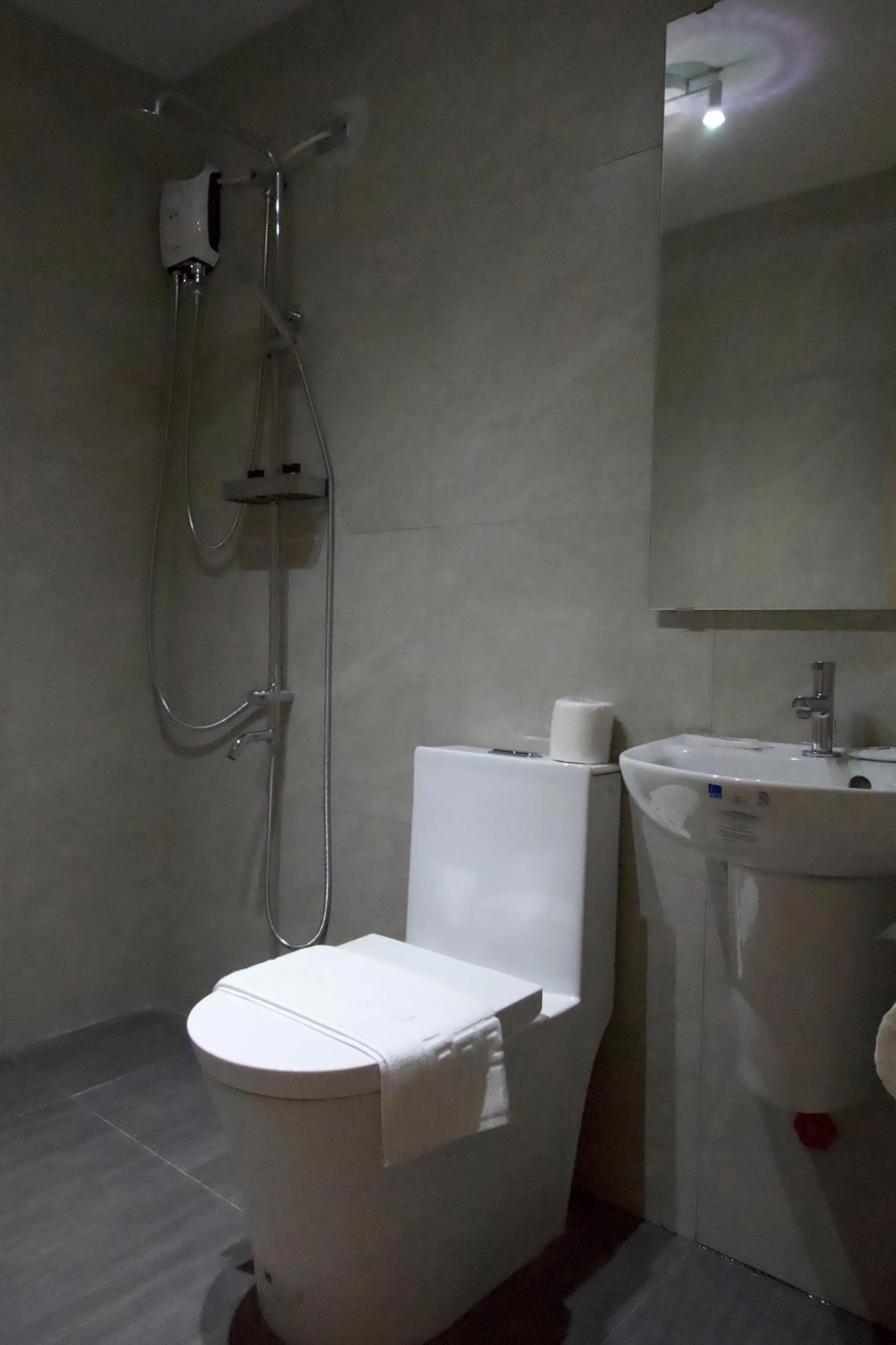 Toilet in Verdant Villas