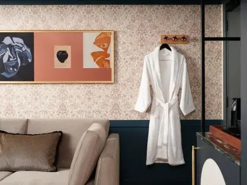 Premium King Room with Sofa Bed - single occupancy in Hotel Indigo Gloucester - The Forum by IHG Premium King Room with Sofa Bed - single occupancy in Hotel Indigo Gloucester - The Forum by IHG