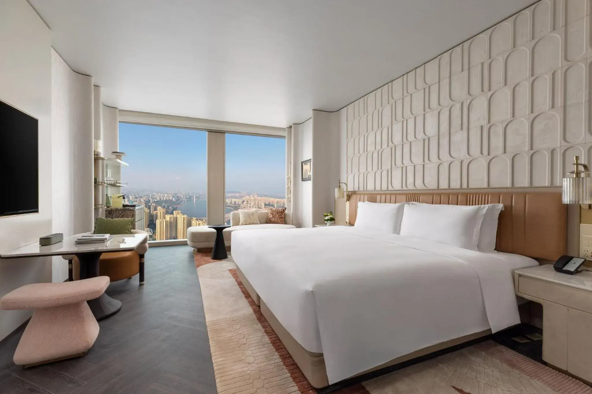 One-Bedroom Suite with River View in Vignette Collection TFT Chongqing by IHG One-Bedroom Suite with River View in Vignette Collection TFT Chongqing by IHG