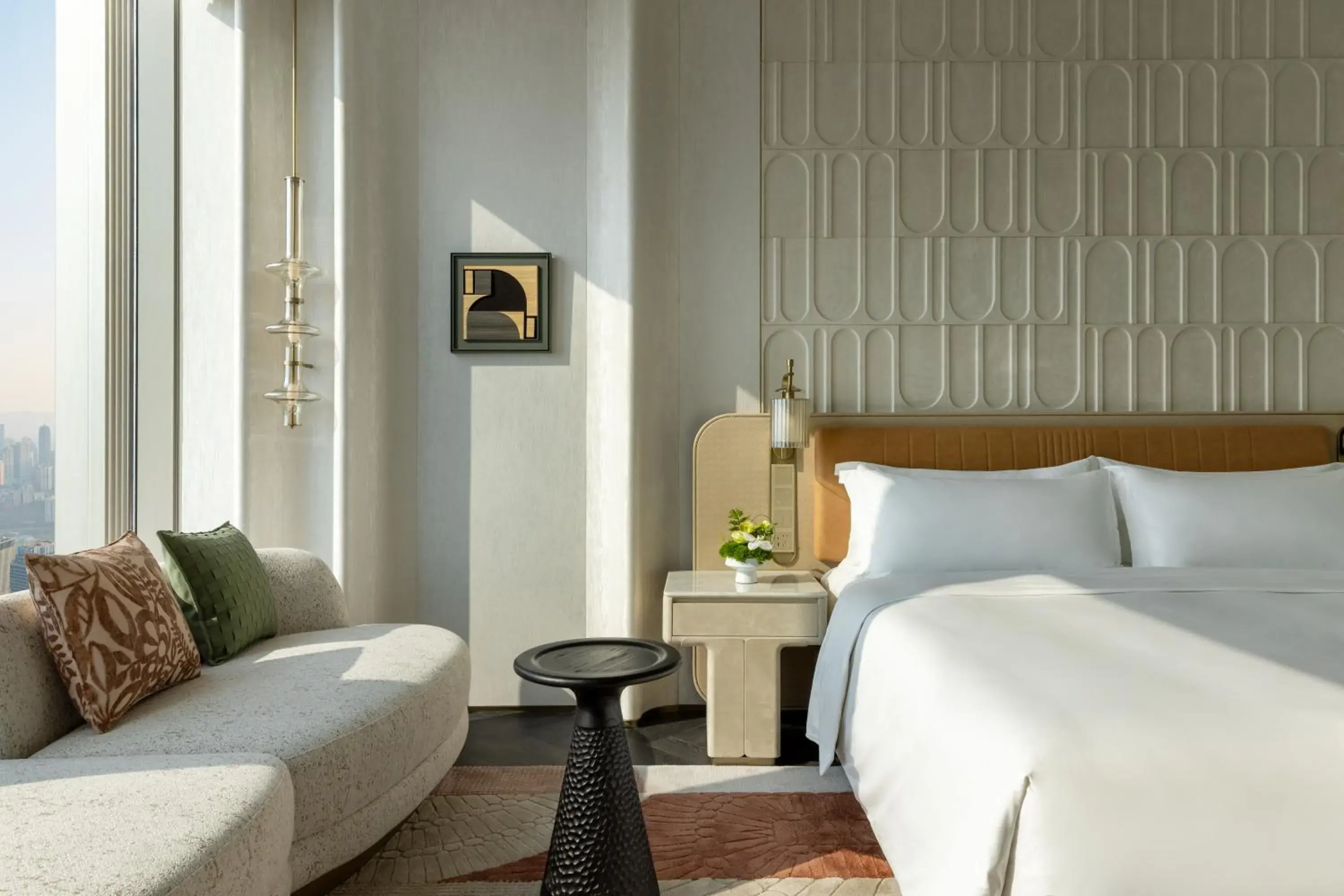 Standard King Room with River View in Vignette Collection TFT Chongqing by IHG Standard King Room with River View in Vignette Collection TFT Chongqing by IHG