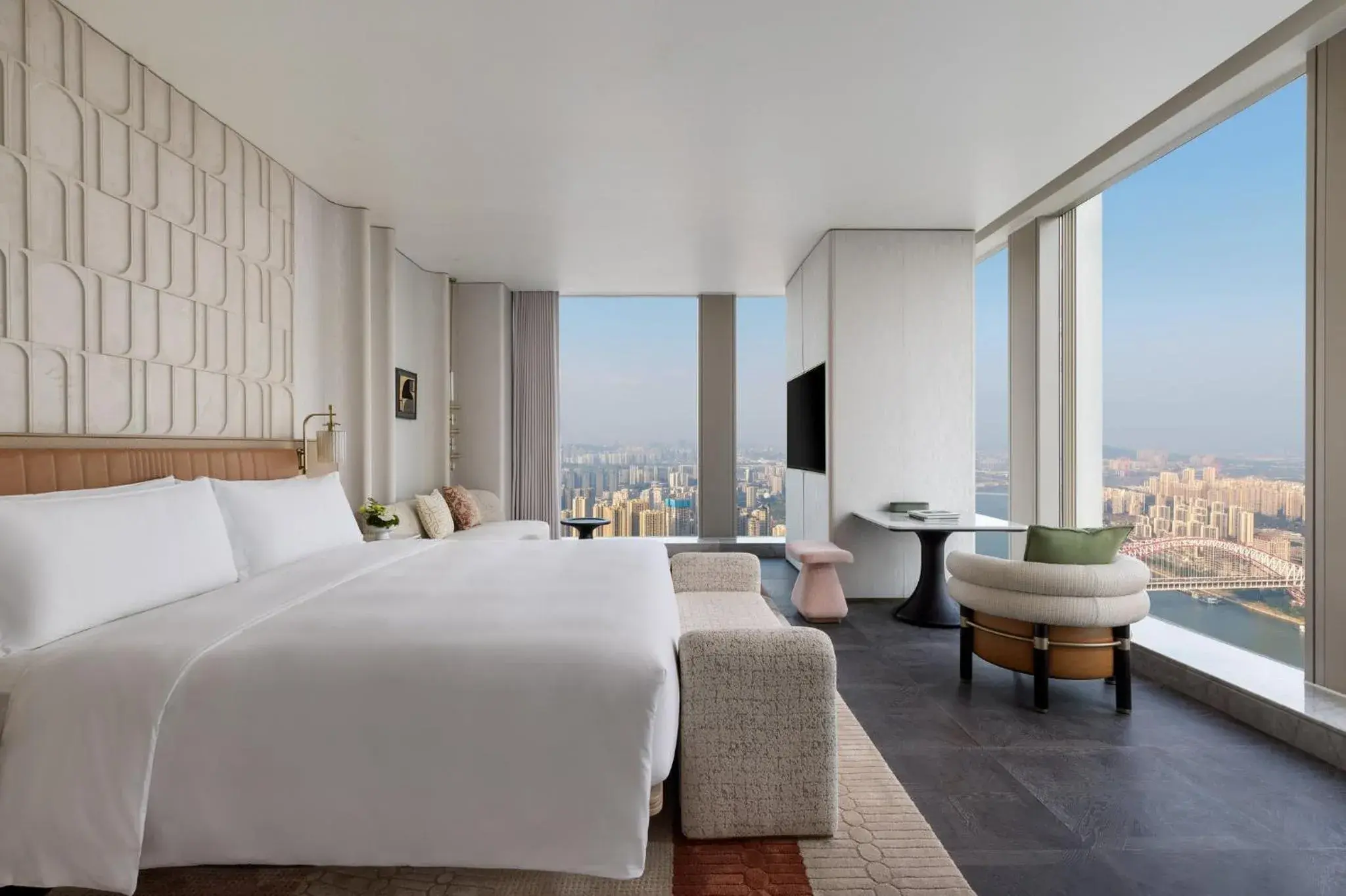 Ambassador Suite in Vignette Collection TFT Chongqing by IHG Ambassador Suite in Vignette Collection TFT Chongqing by IHG