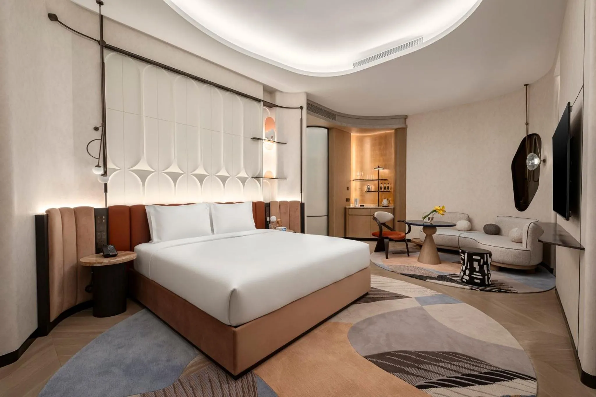 Photo of the whole room, Bed in Hotel Indigo Xi'an High-tech Zone by IHG