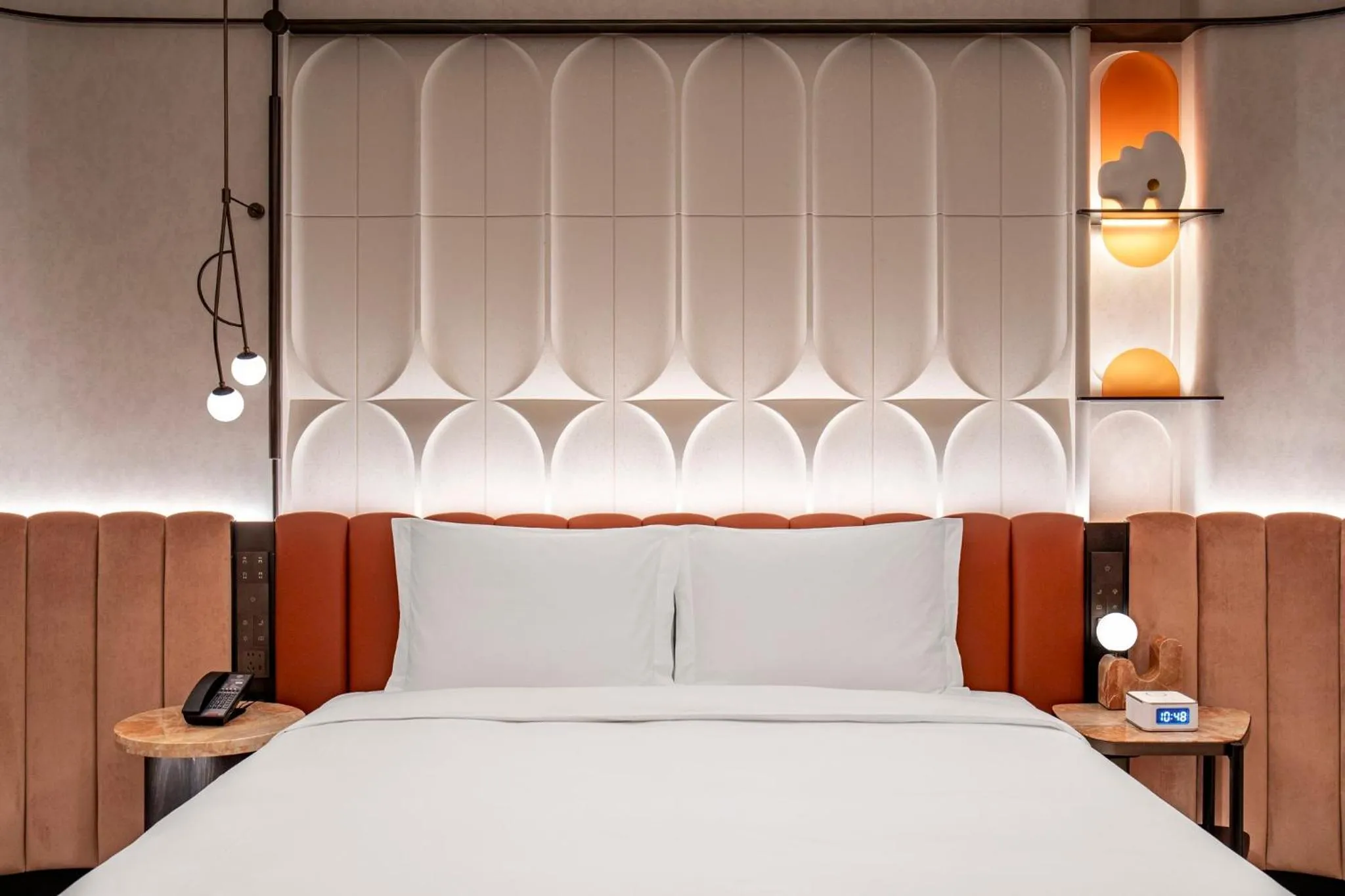 Photo of the whole room, Bed in Hotel Indigo Xi'an High-tech Zone by IHG