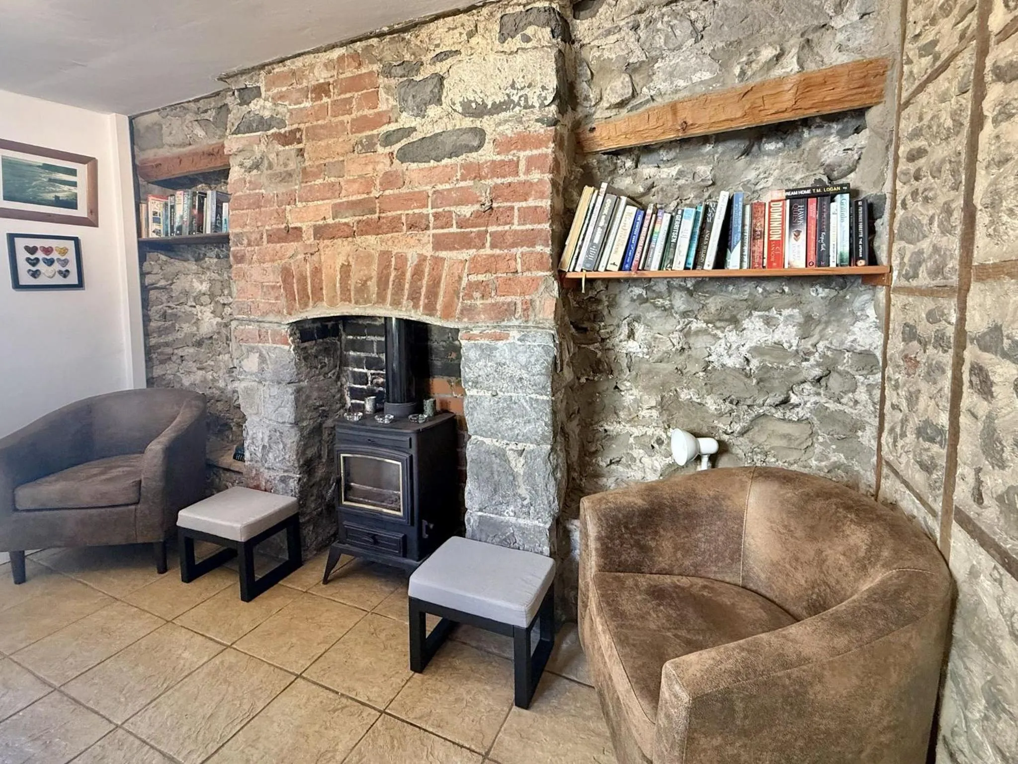 Property building in Rona Cottage