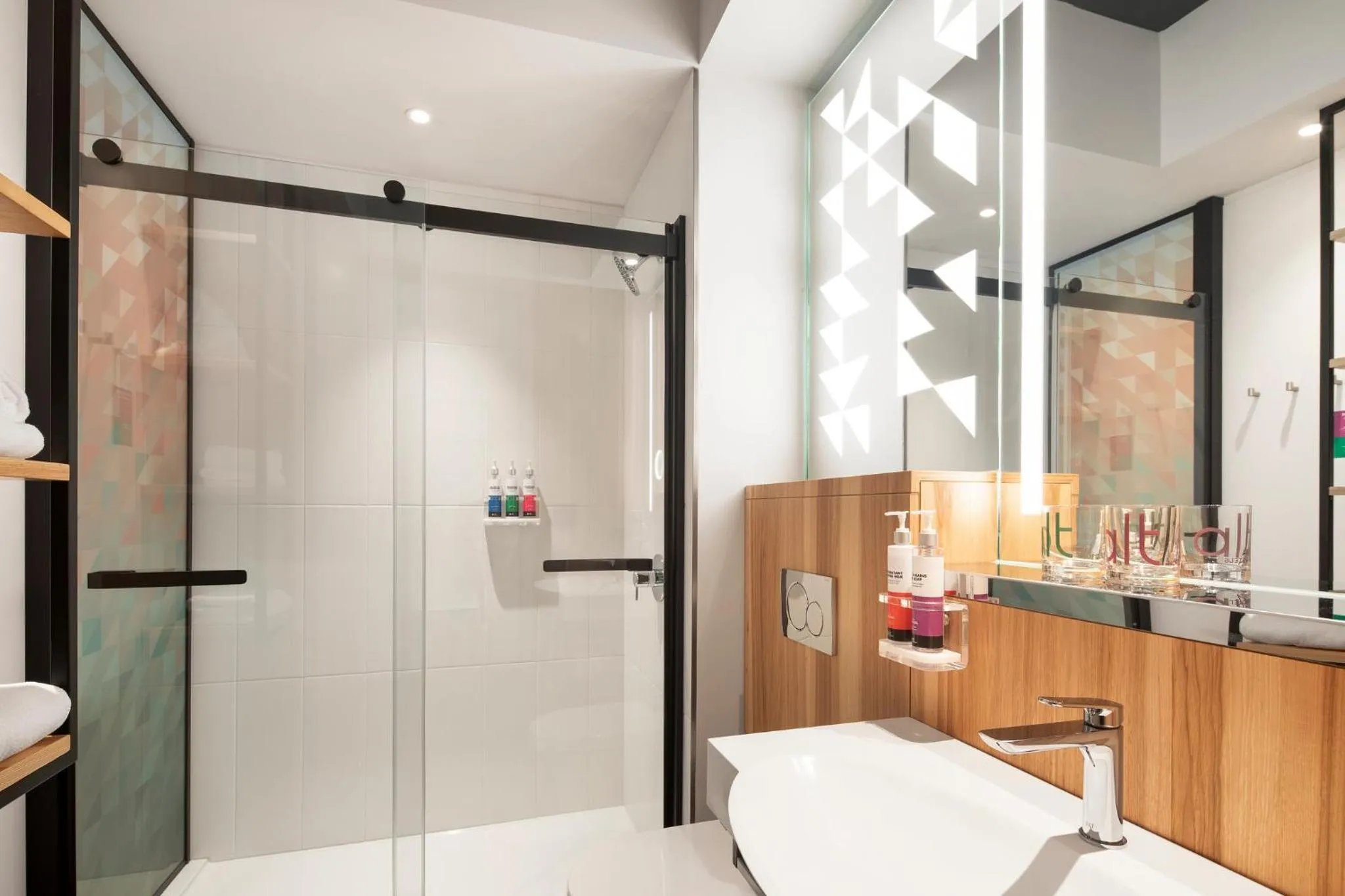 Superior King Room in Alt Hotel Ottawa Airport
