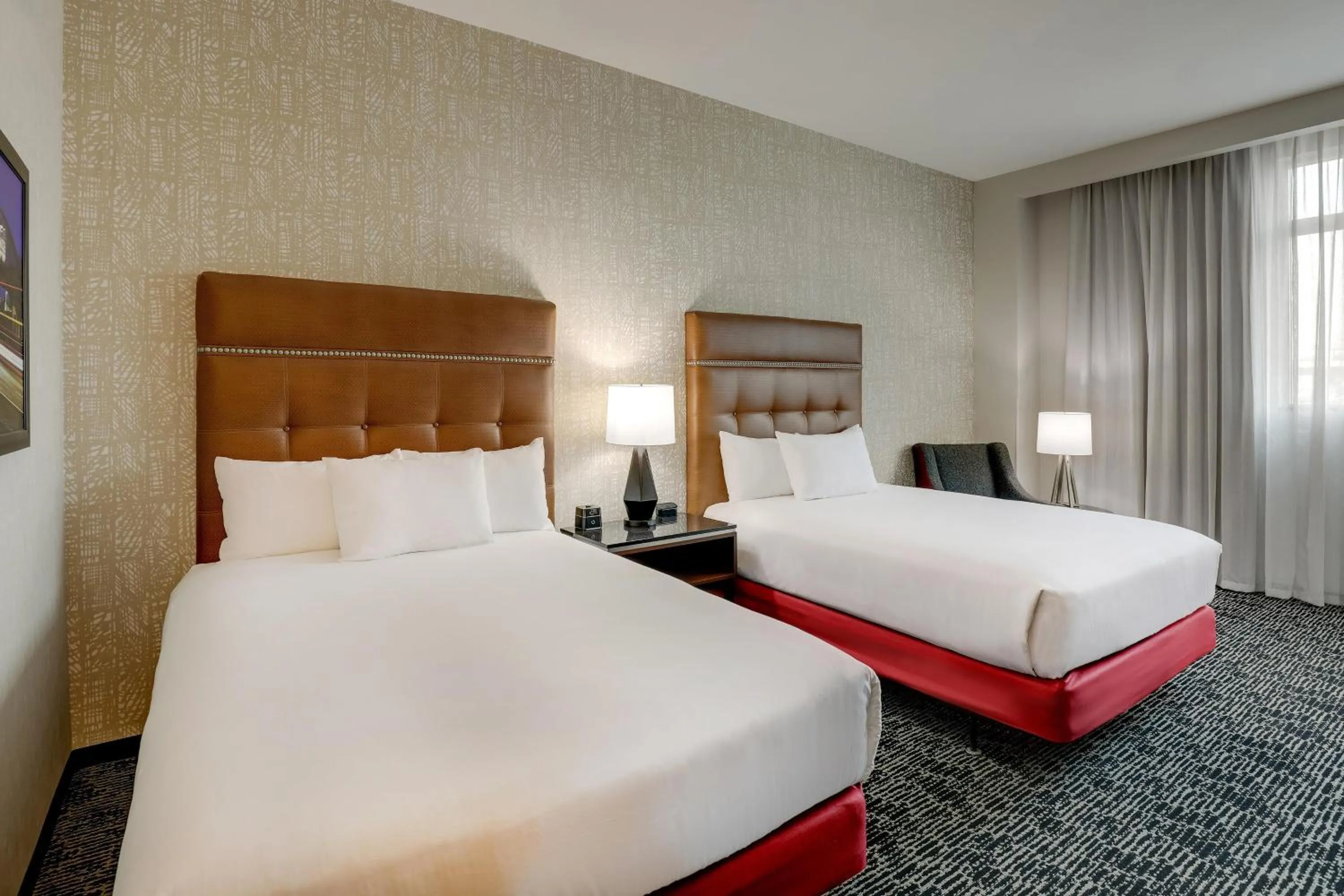 Bedroom, Bed in Drury Plaza Hotel Mobile