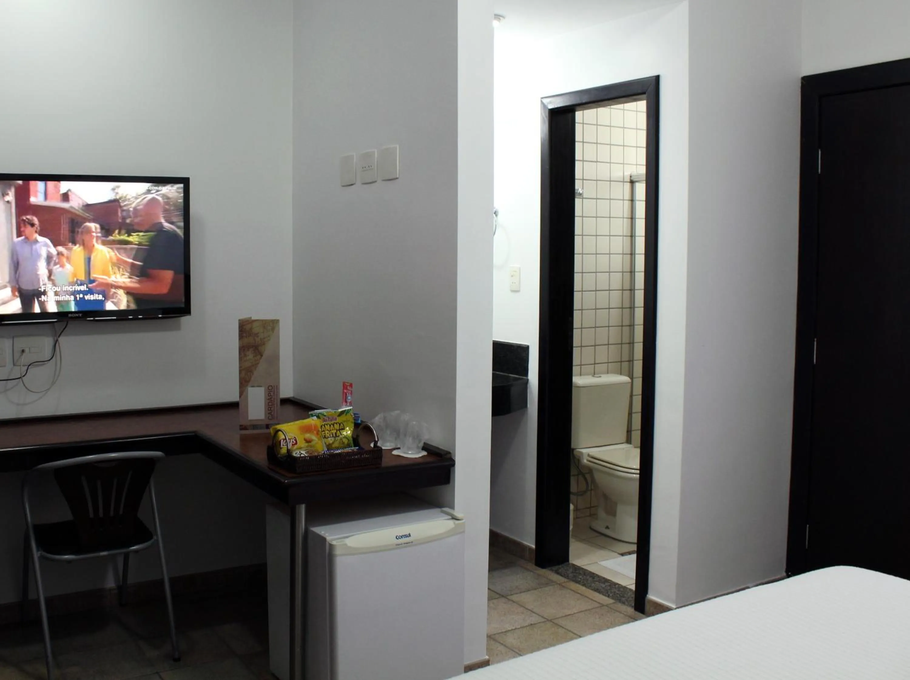 Bathroom, Bed in Hotel Dom Henrique