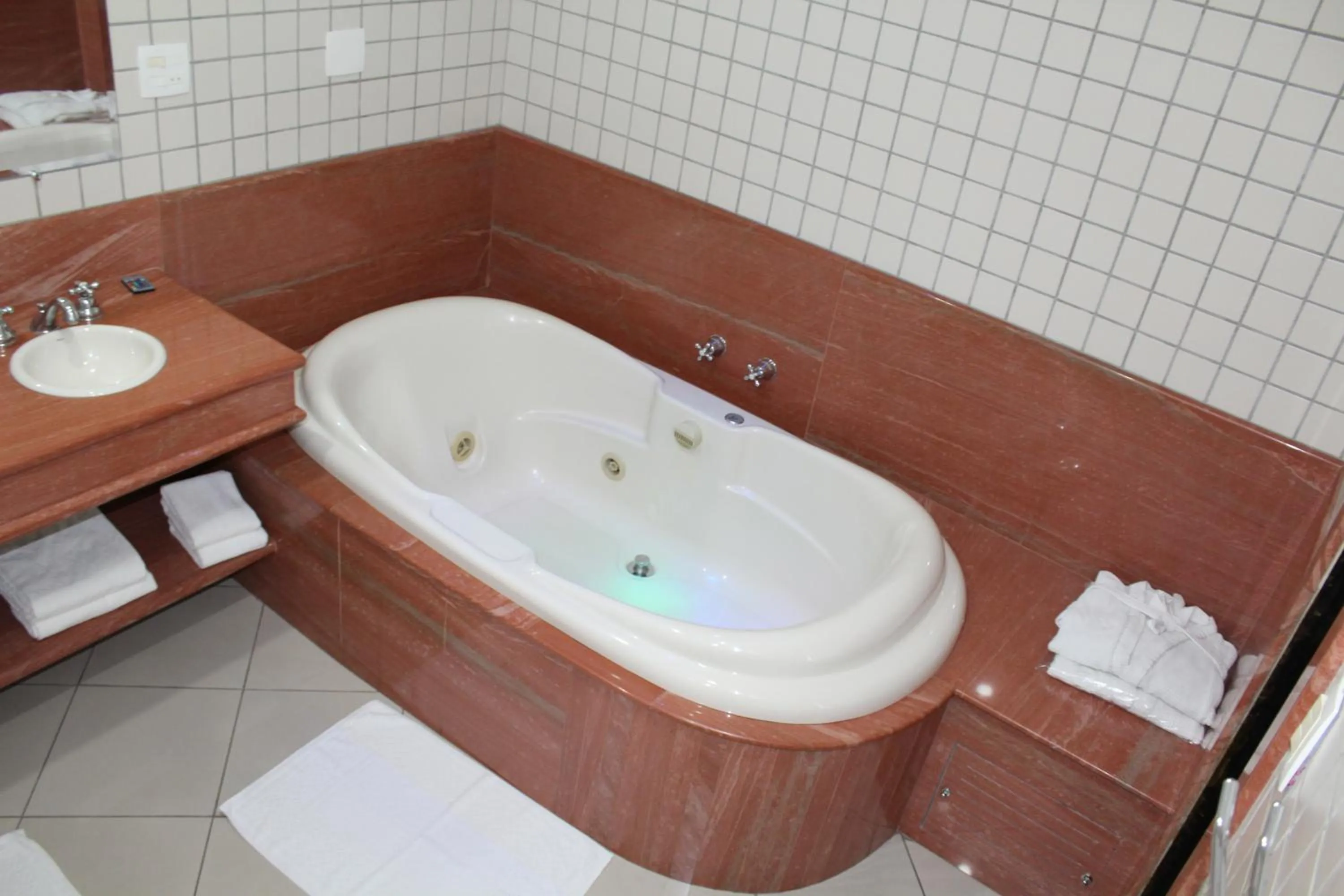 Bathroom in Hotel Dom Henrique