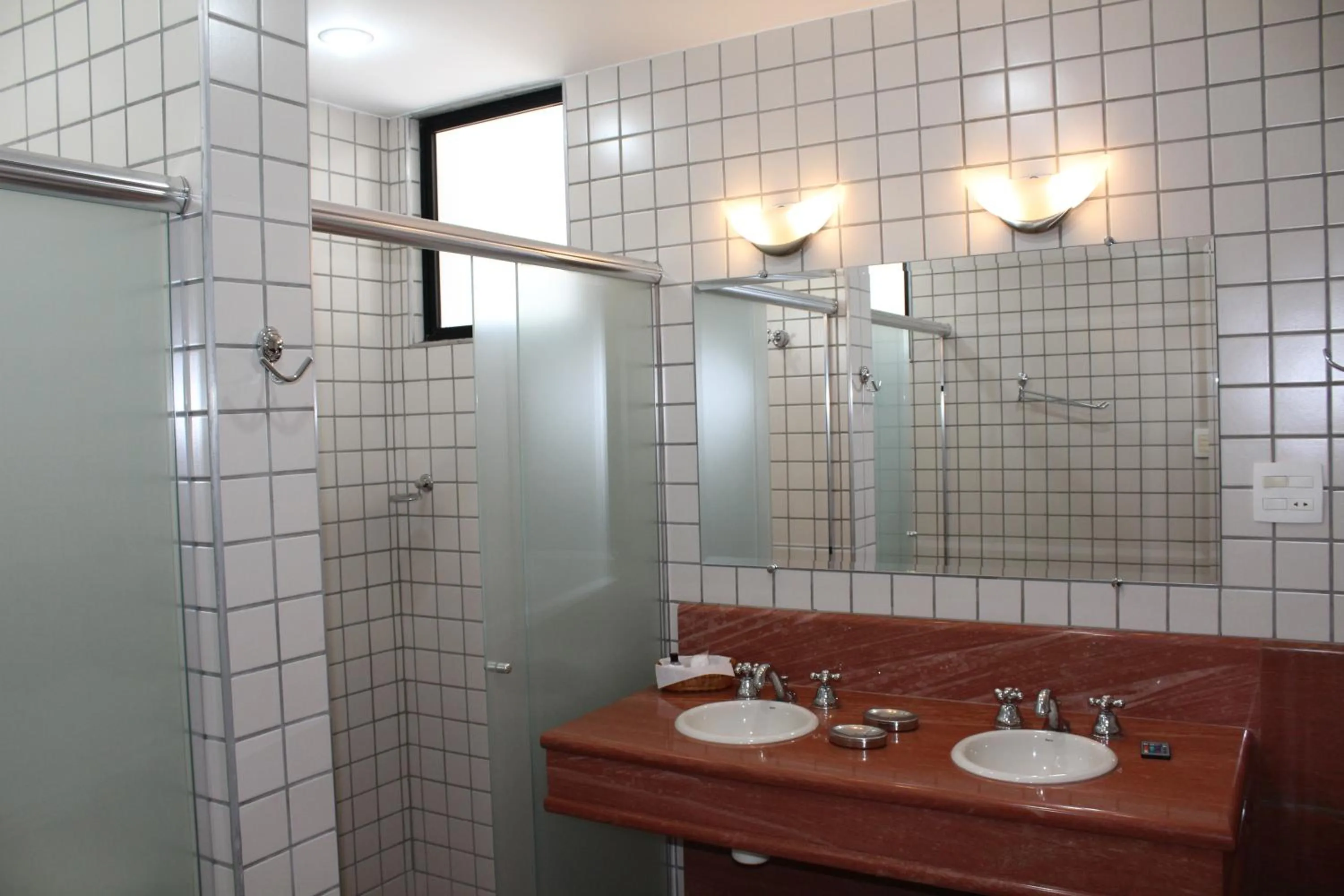 Shower in Hotel Dom Henrique