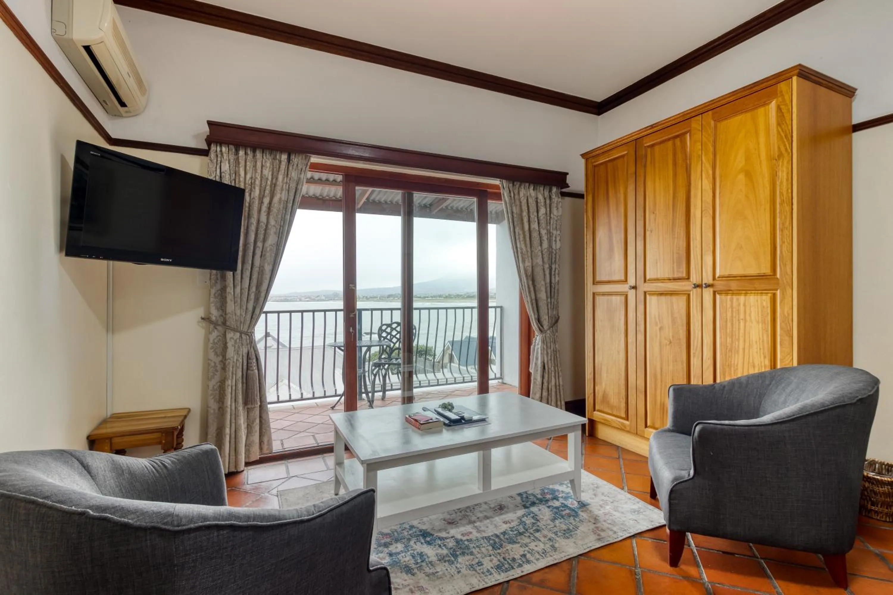 Seating area in Berg en Zee Guesthouse
