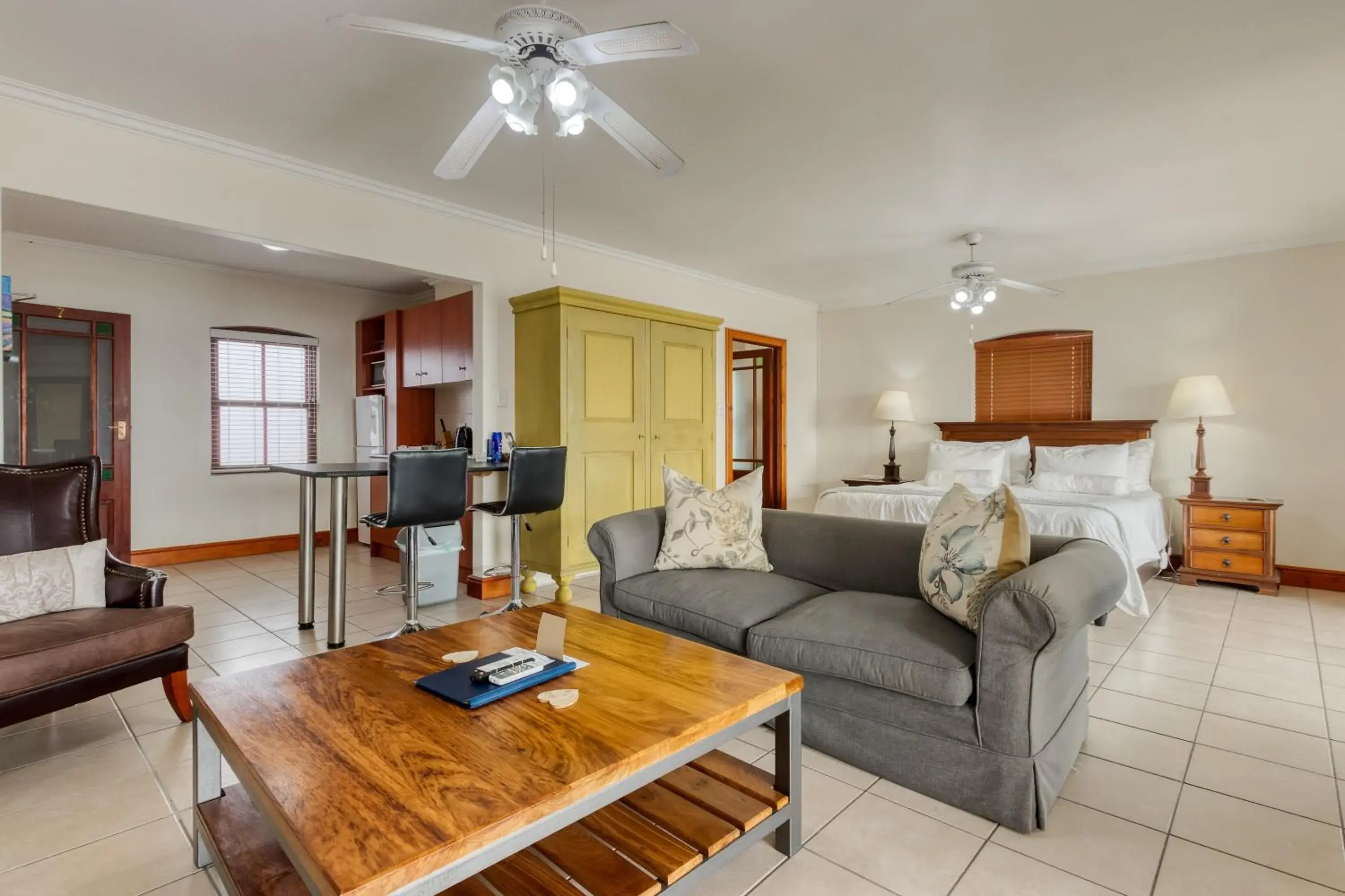 Penthouse Suite - 2 in Berg en Zee Guesthouse Penthouse Suite - 2 in Berg en Zee Guesthouse