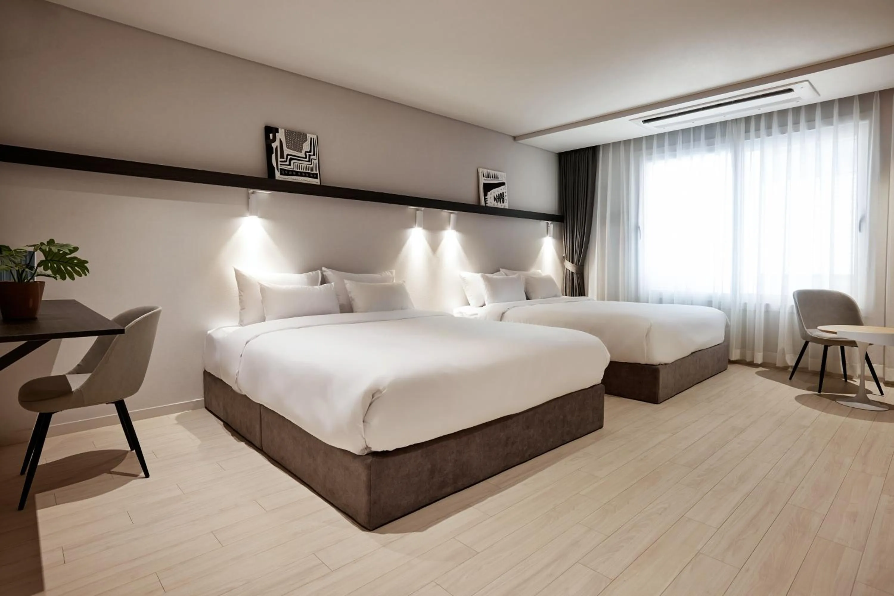 Bed in Yeouido Park Hotel