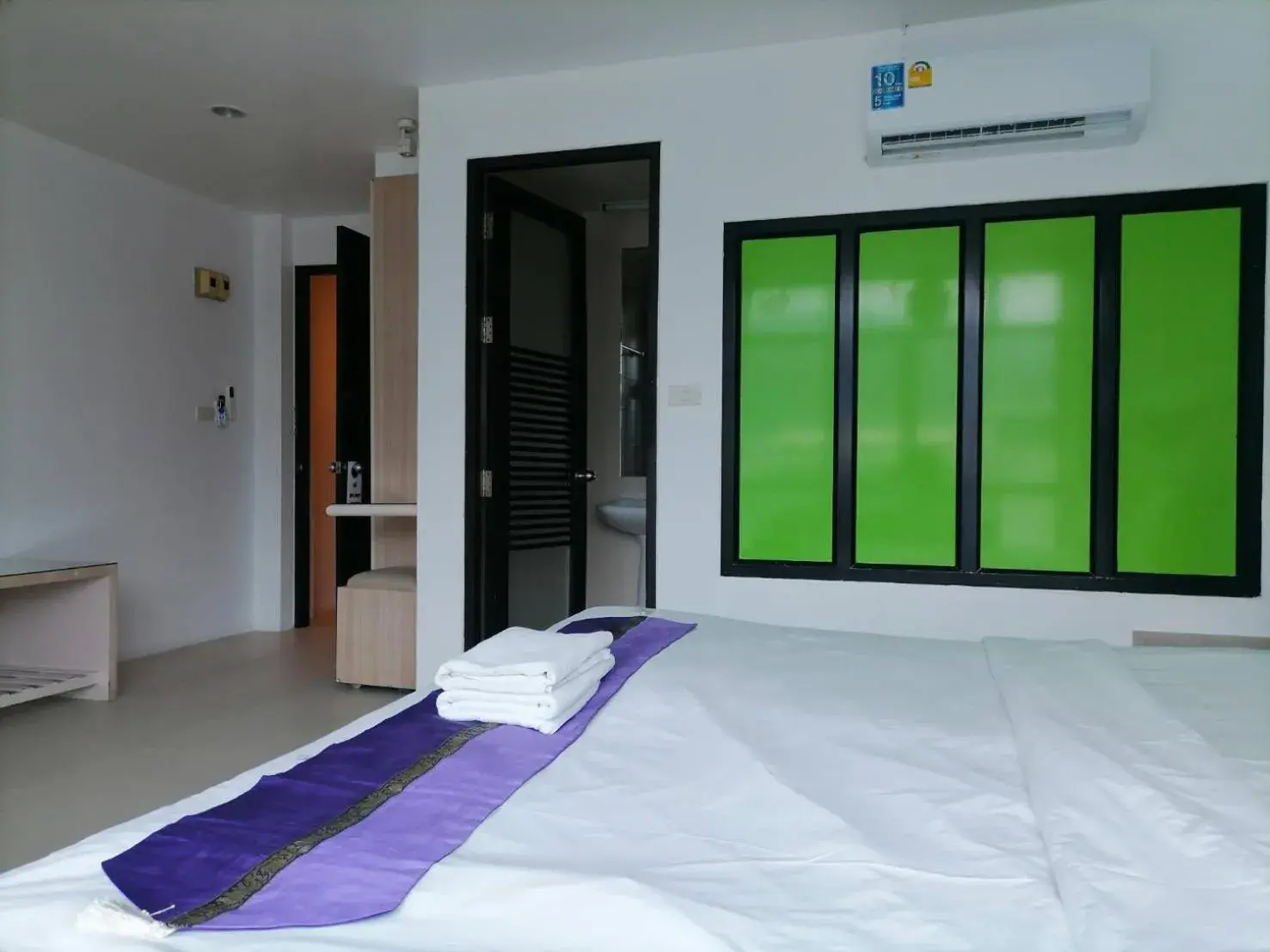 Deluxe Double Room in AtWhitePatong Deluxe Double Room in AtWhitePatong