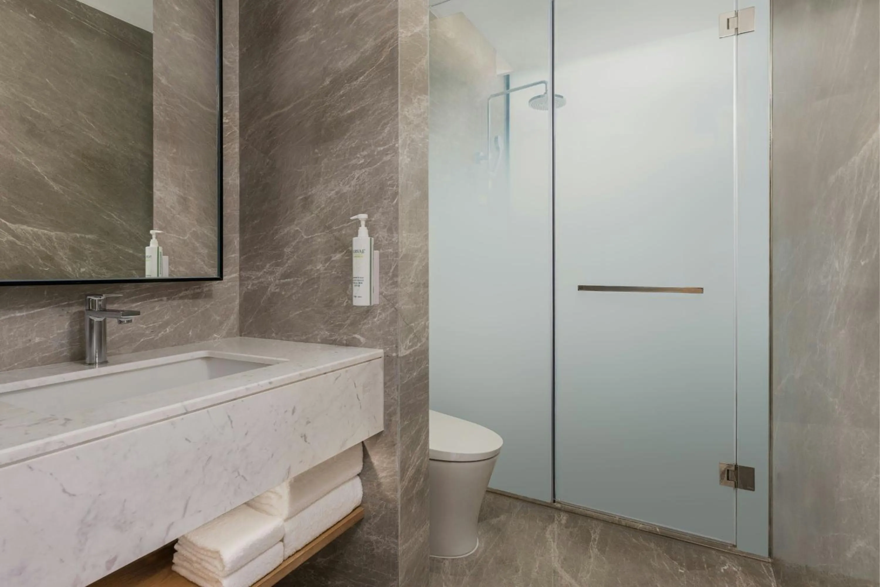 Bathroom in Fairfield by Marriott Deqing