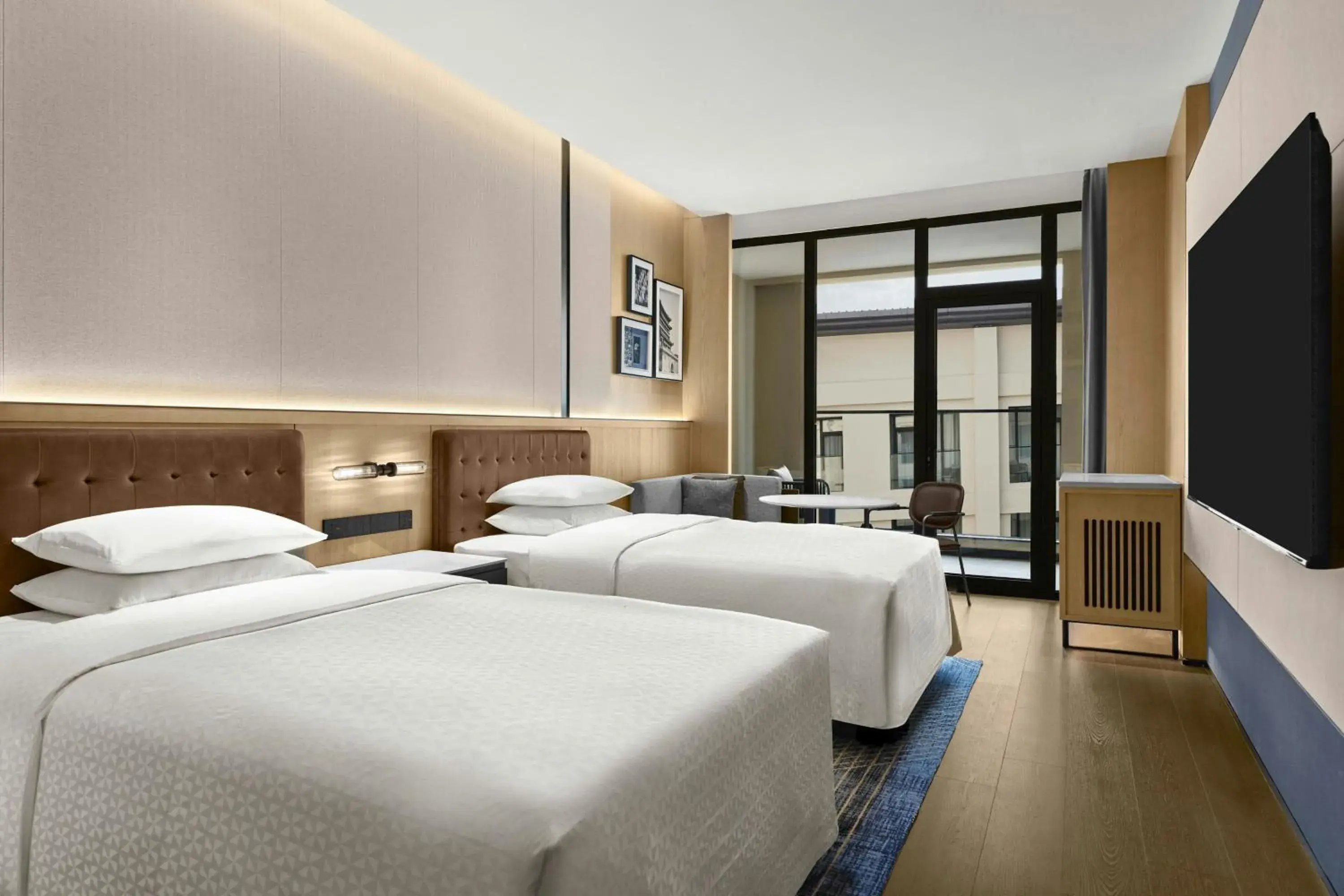 Courtyard View Room with Two Double Beds and Atrium View in Four Points by Sheraton Xi'an Bell Tower Courtyard View Room with Two Double Beds and Atrium View in Four Points by Sheraton Xi'an Bell Tower