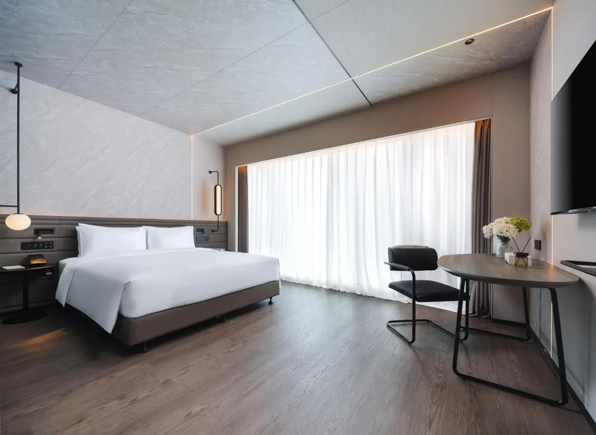 Standard King Room in Novotel Kunming Yunjin Standard King Room in Novotel Kunming Yunjin