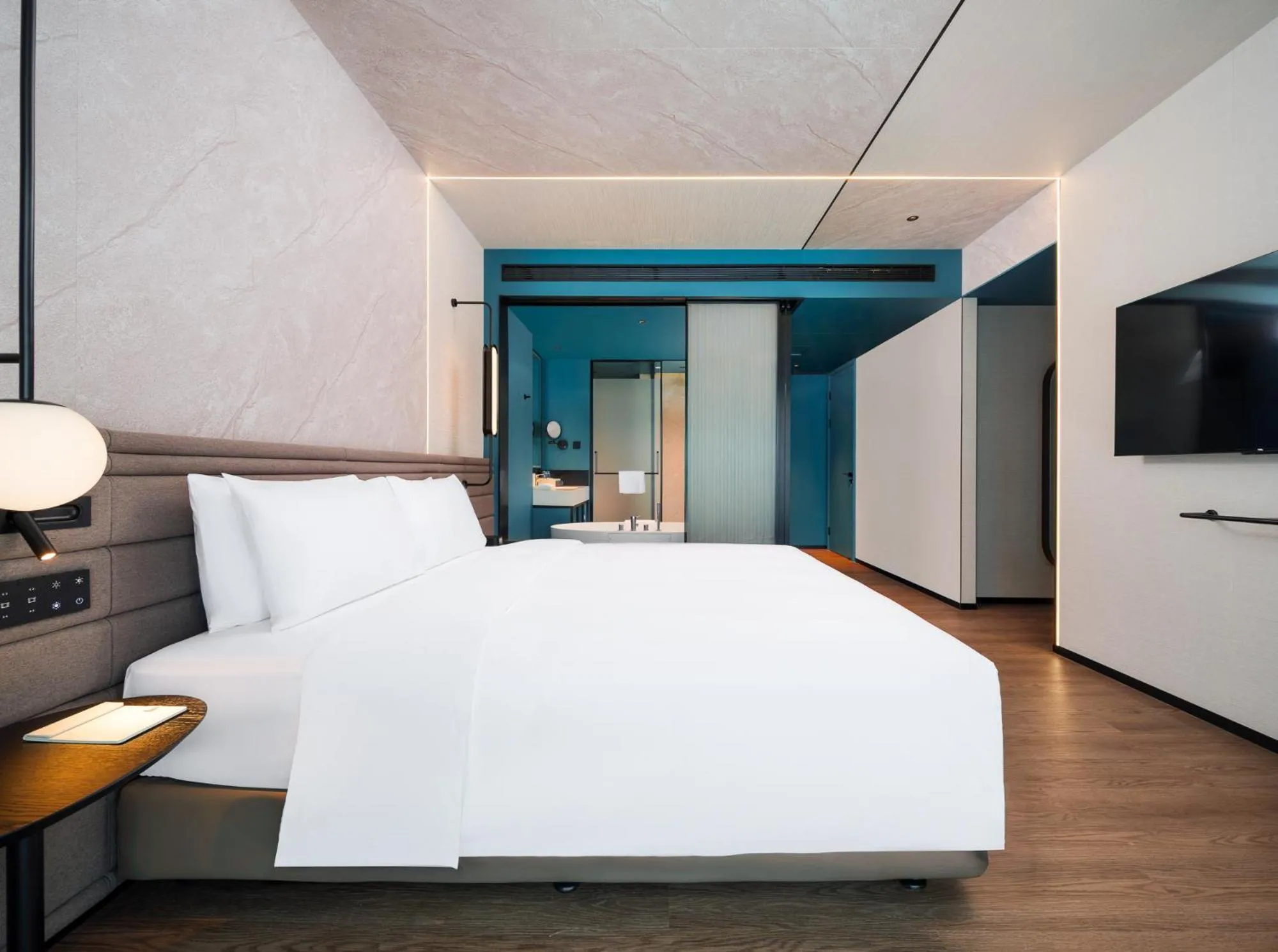 Bedroom, Bed in Novotel Kunming Yunjin