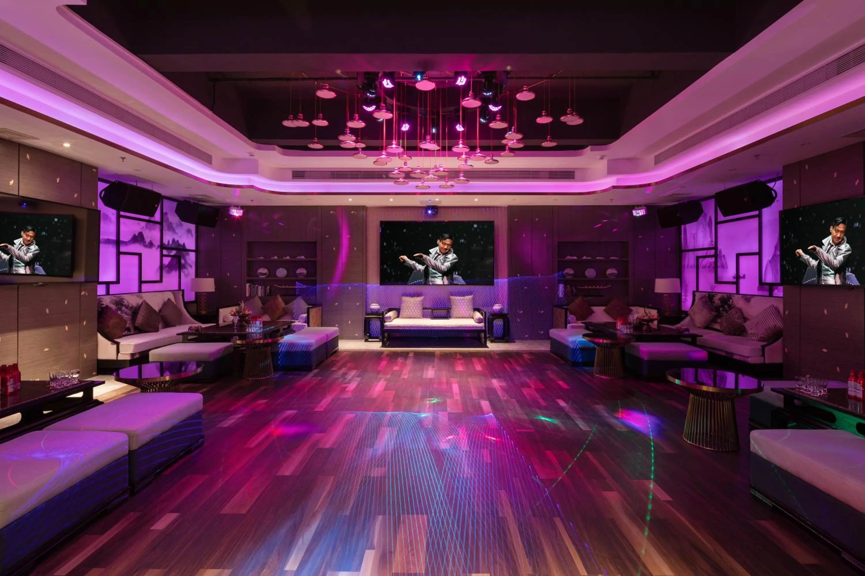 Nightclub / DJ in Maoming International Hotel