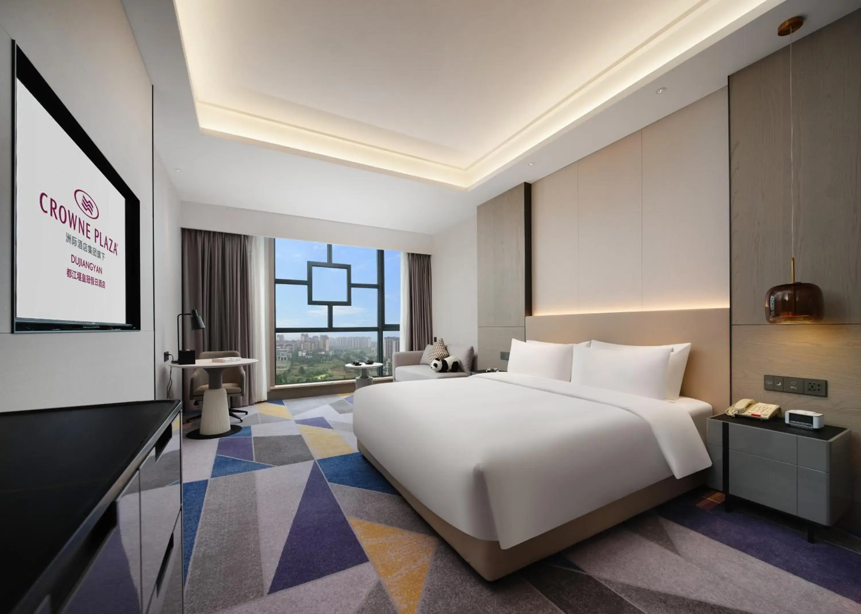 Bed in Crowne Plaza Dujiangyan by IHG Bed in Crowne Plaza Dujiangyan by IHG