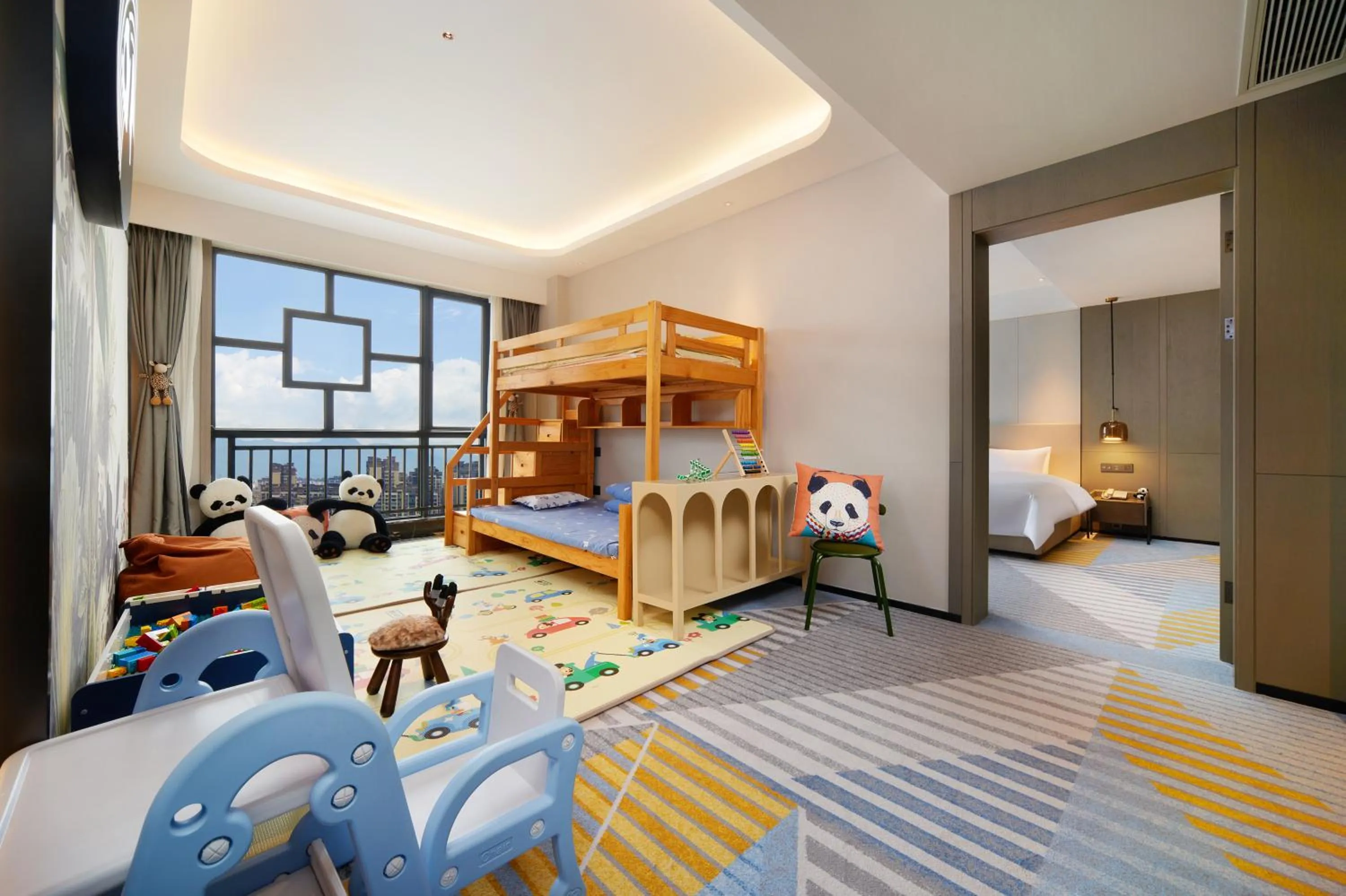 Living room, Bed in Crowne Plaza Dujiangyan by IHG