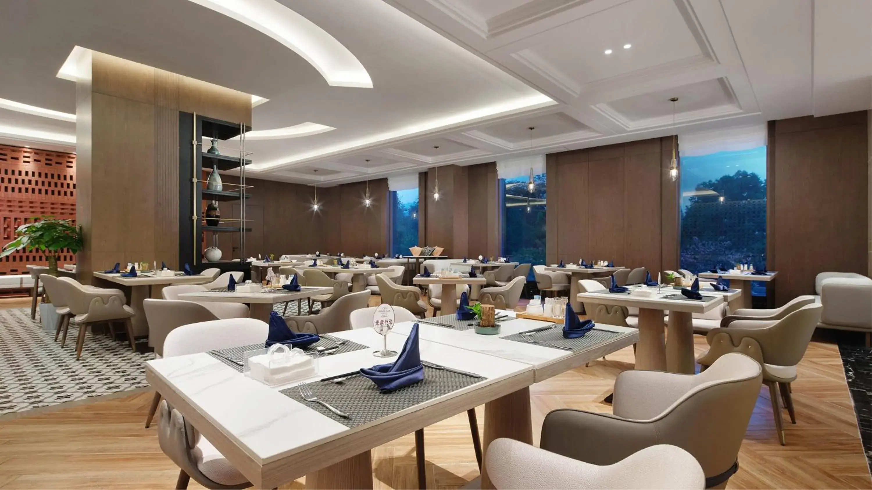 Restaurant/places to eat in Crowne Plaza Dujiangyan by IHG Restaurant/places to eat in Crowne Plaza Dujiangyan by IHG