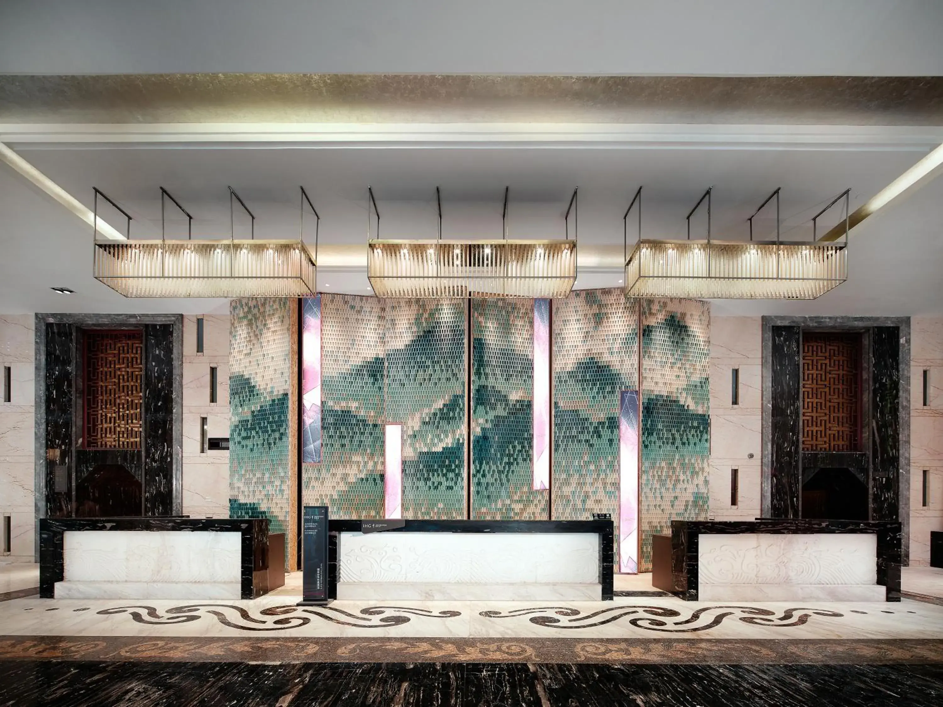 Lobby or reception in Crowne Plaza Dujiangyan by IHG Lobby or reception in Crowne Plaza Dujiangyan by IHG