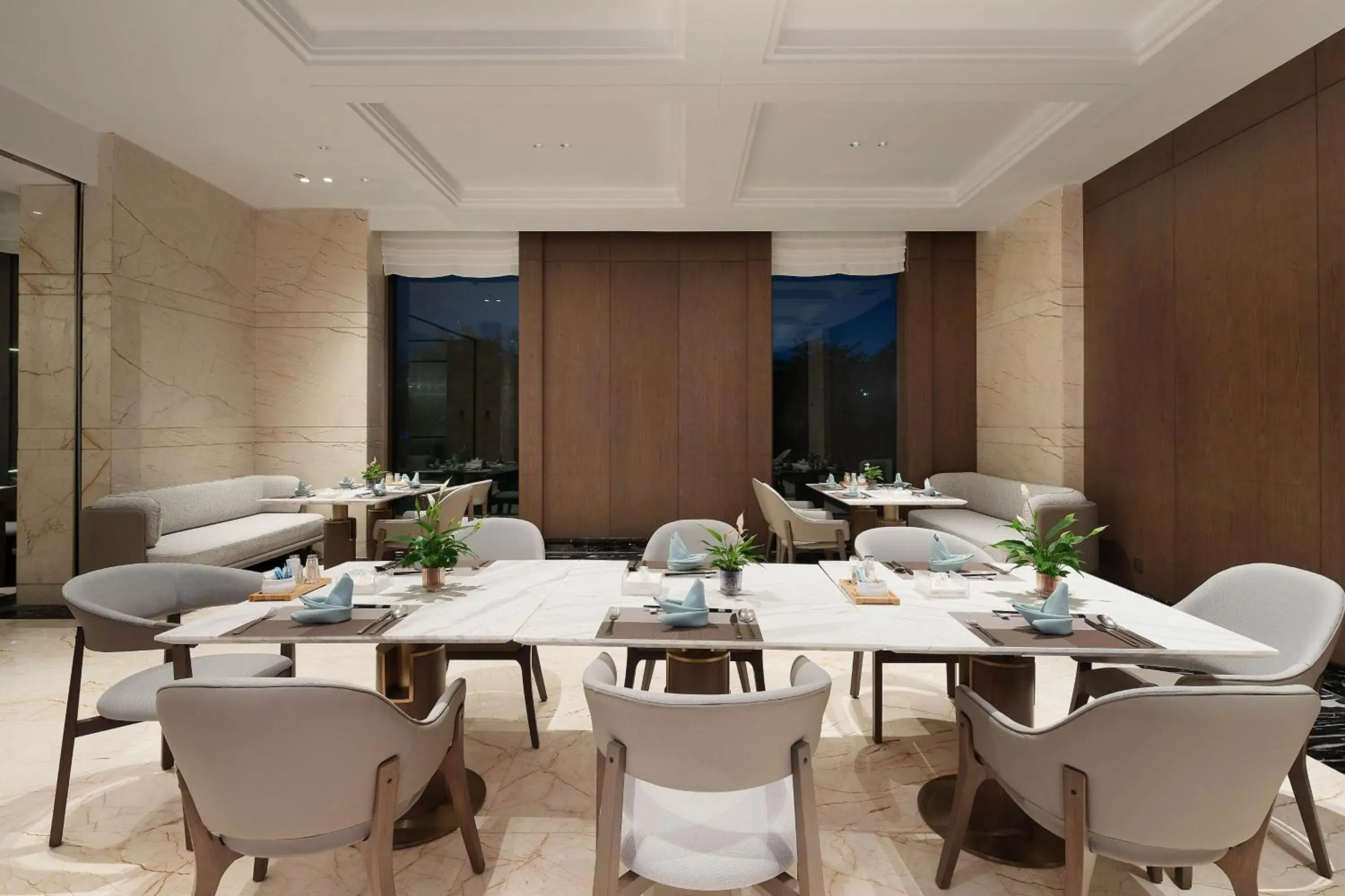 Restaurant/places to eat in Crowne Plaza Dujiangyan by IHG Restaurant/places to eat in Crowne Plaza Dujiangyan by IHG