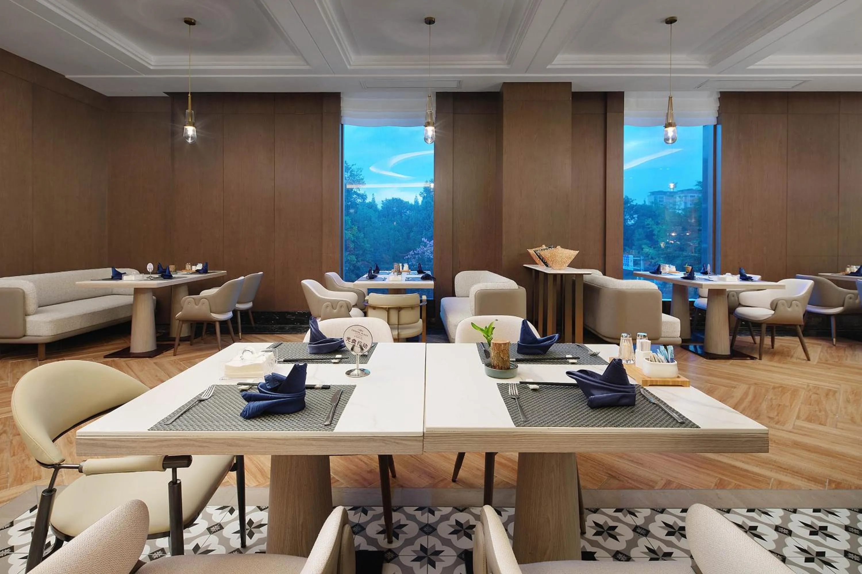 Restaurant/places to eat in Crowne Plaza Dujiangyan by IHG