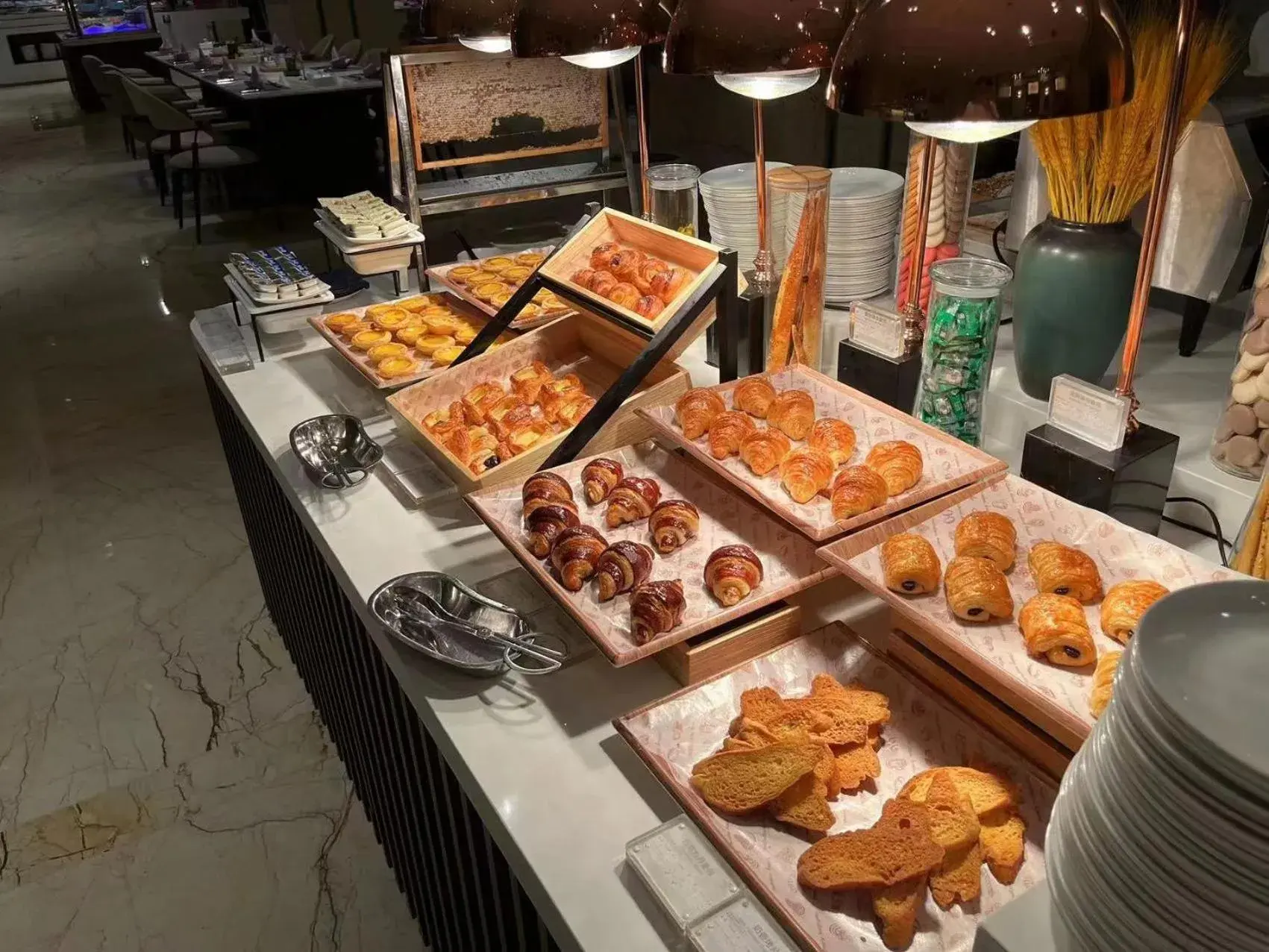 Restaurant/places to eat in Crowne Plaza Dujiangyan by IHG Restaurant/places to eat in Crowne Plaza Dujiangyan by IHG