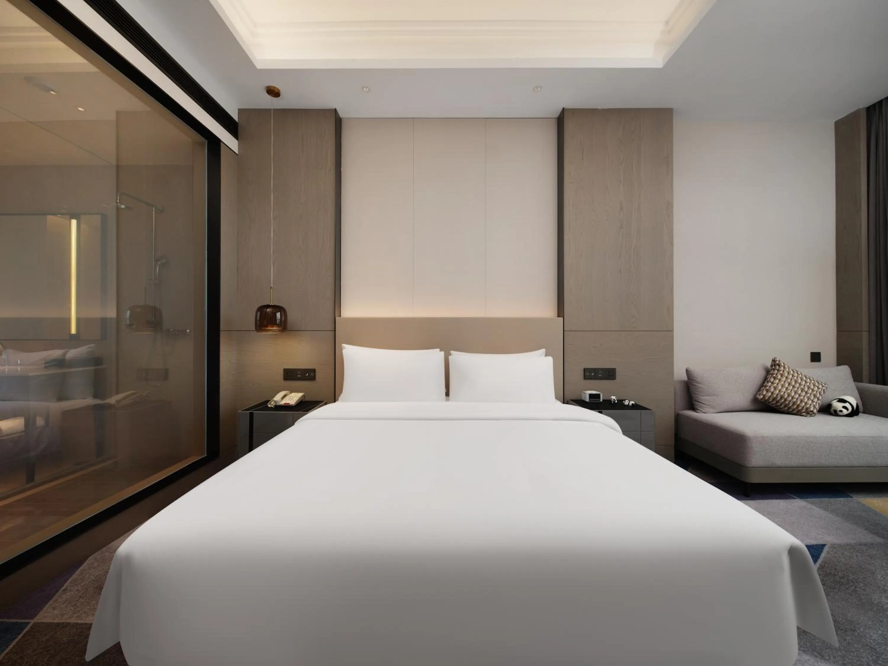 Bed in Crowne Plaza Dujiangyan by IHG