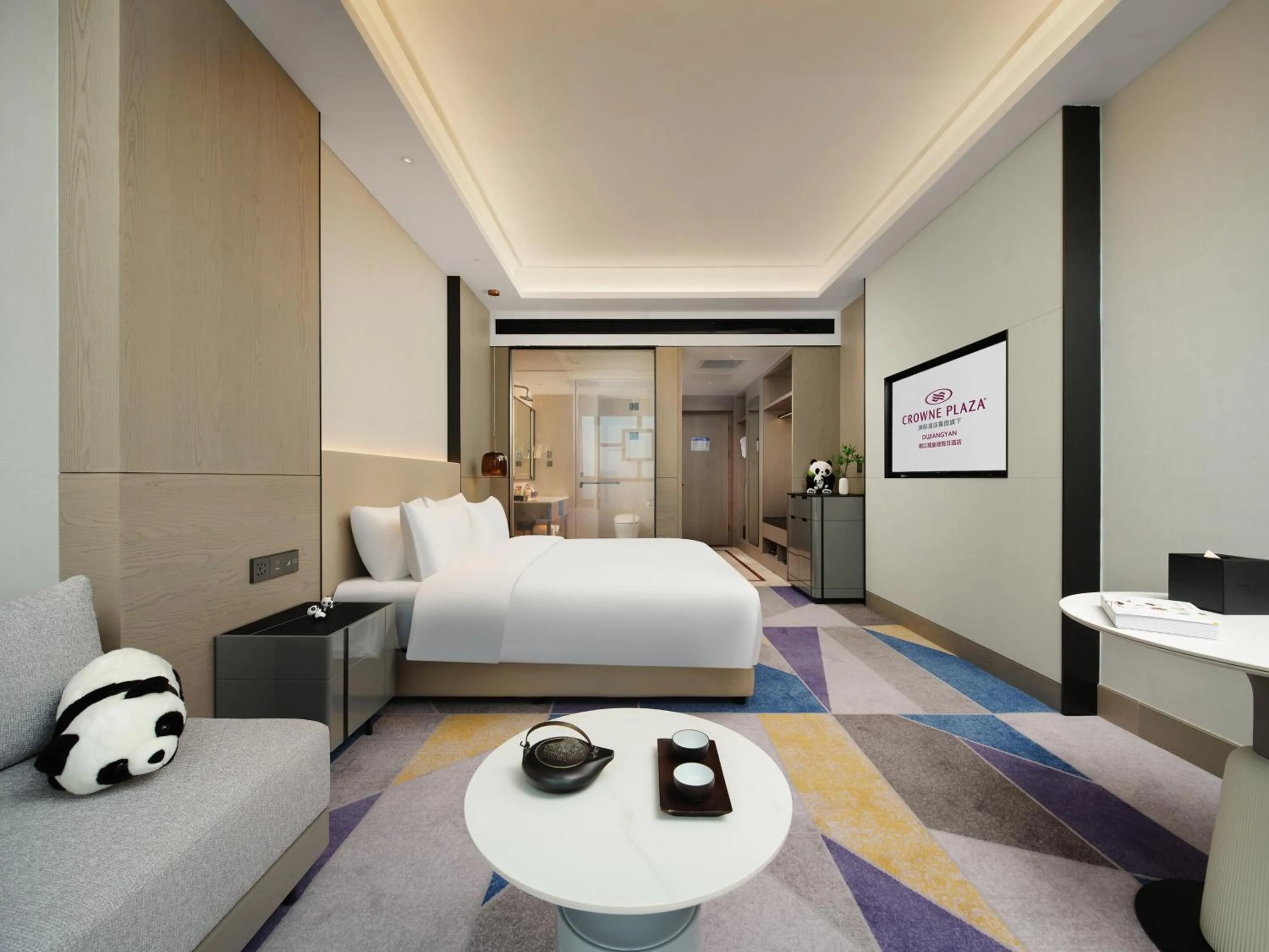 Bedroom, Bed in Crowne Plaza Dujiangyan by IHG