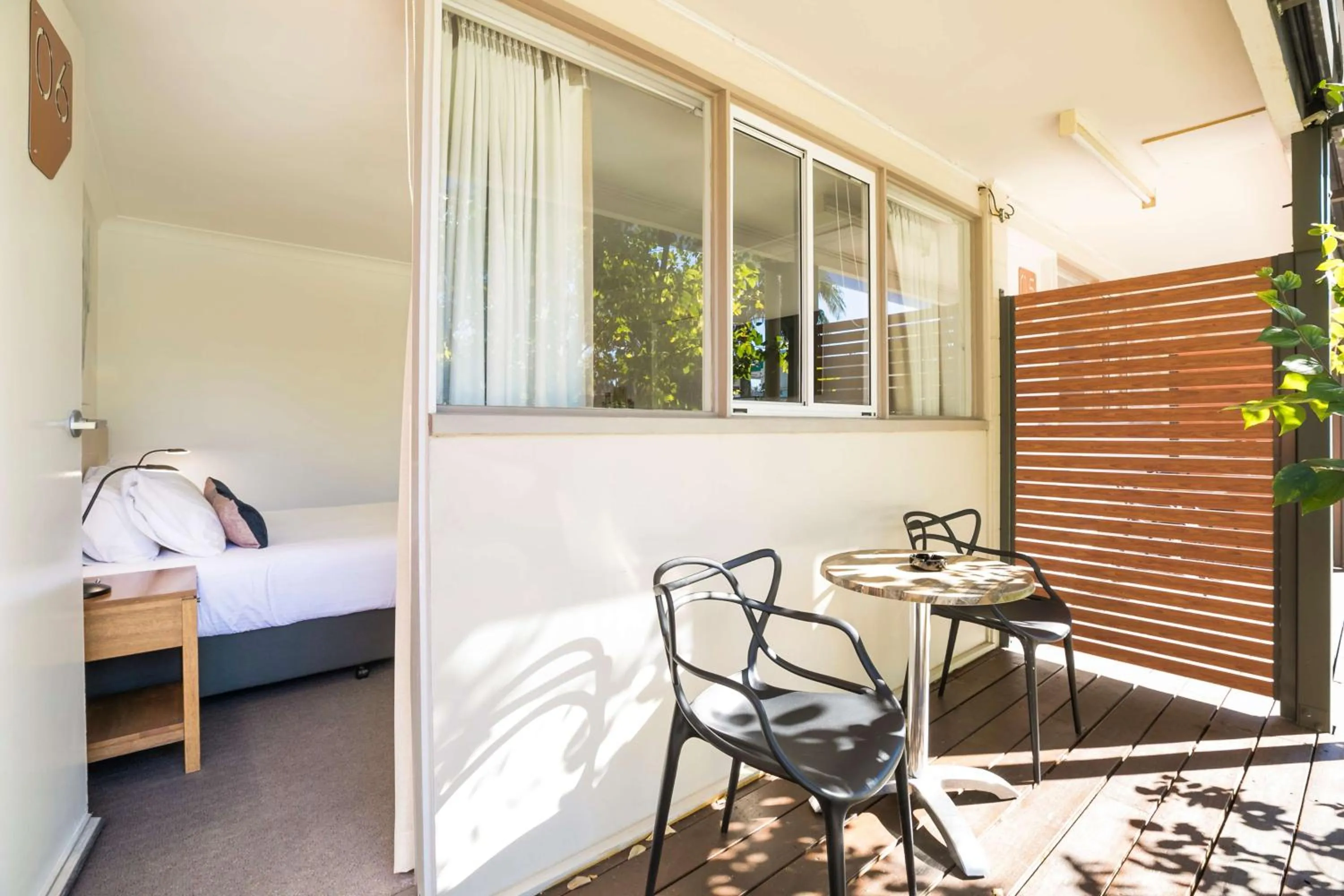 Seating area, Bed in Nightcap at Golden Beach Tavern