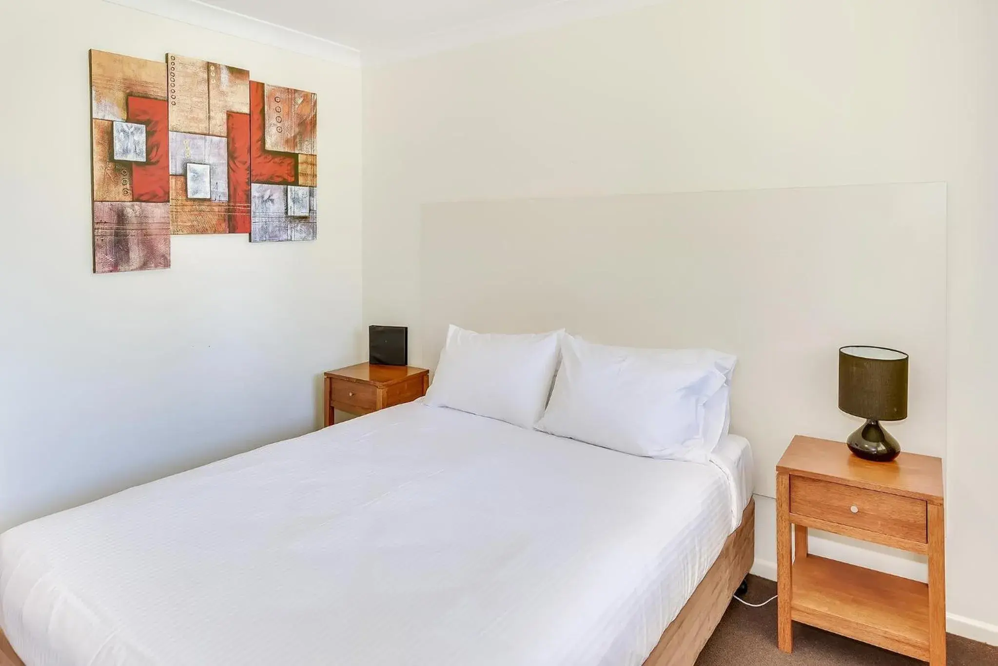 Bedroom, Bed in Nightcap at Golden Beach Tavern Bedroom, Bed in Nightcap at Golden Beach Tavern