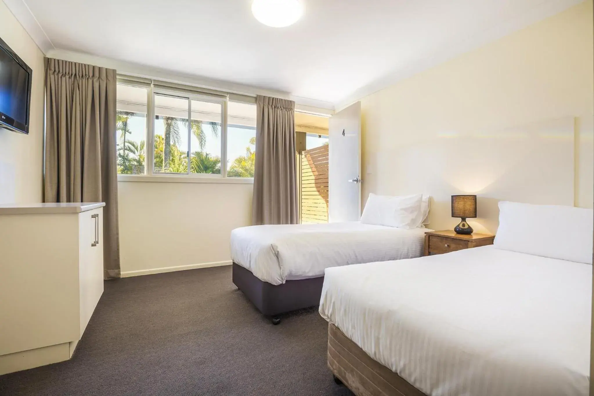 Bedroom, Bed in Nightcap at Golden Beach Tavern Bedroom, Bed in Nightcap at Golden Beach Tavern