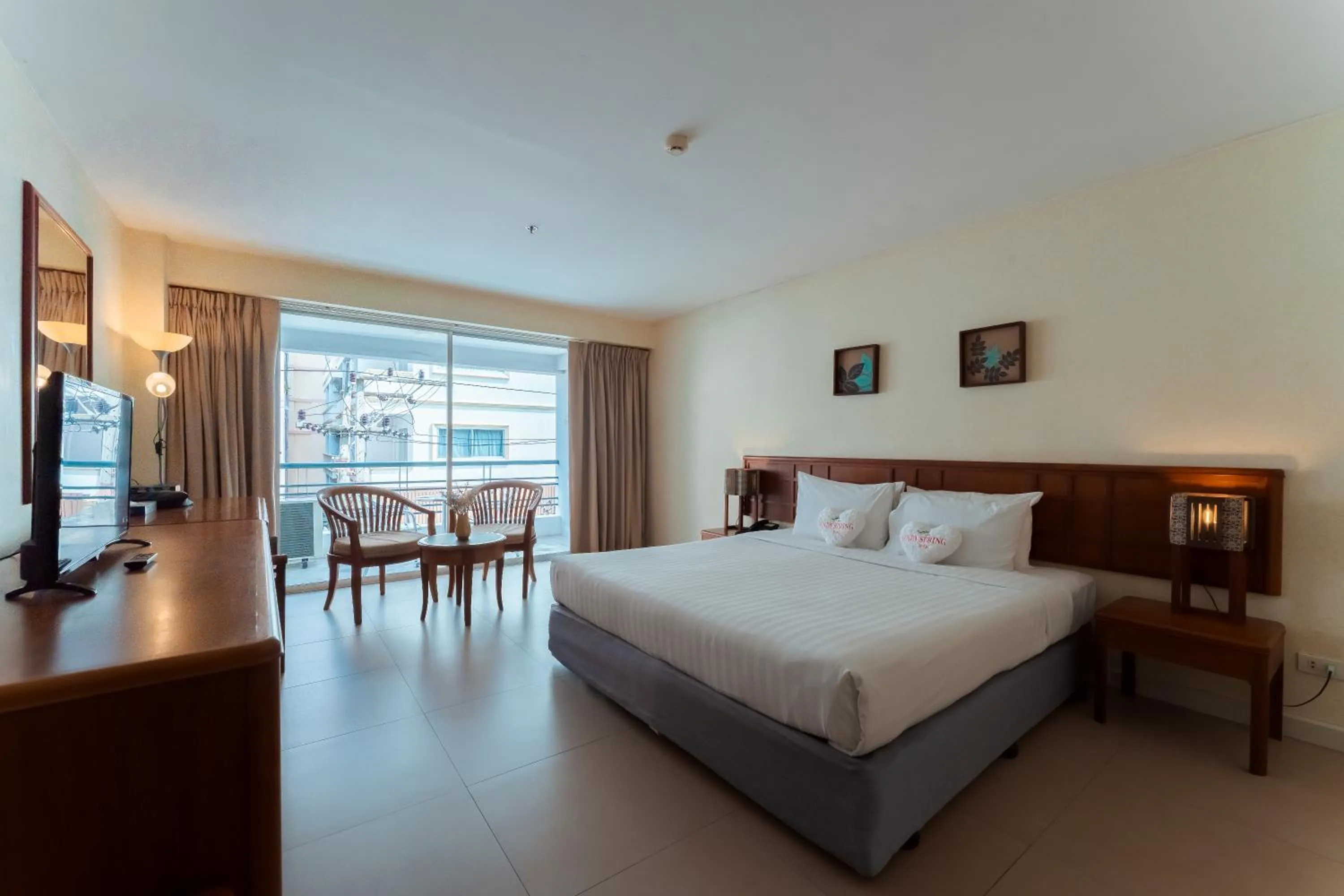 Bed in Sandy Spring Hotel