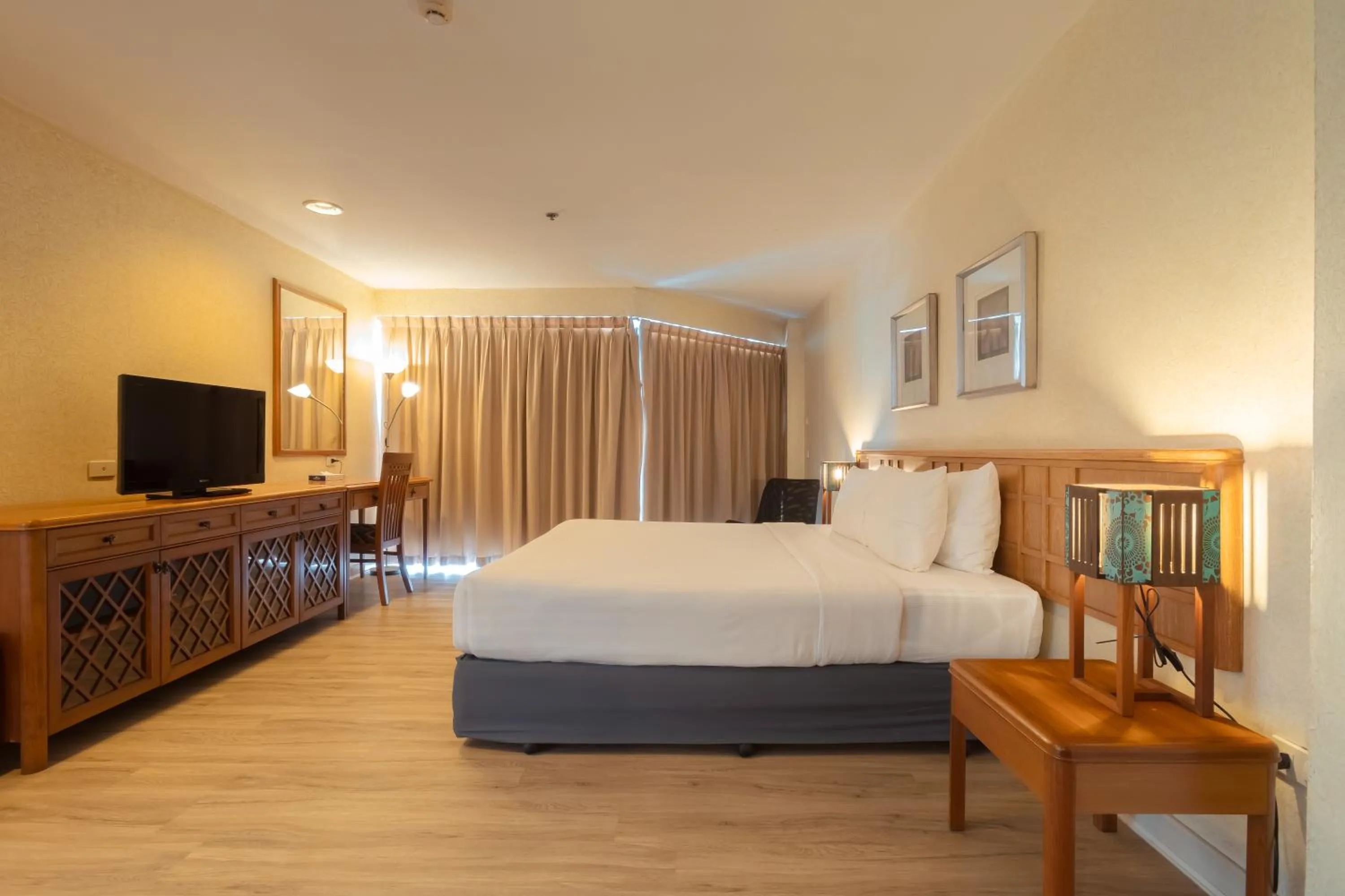 Bed in Sandy Spring Hotel