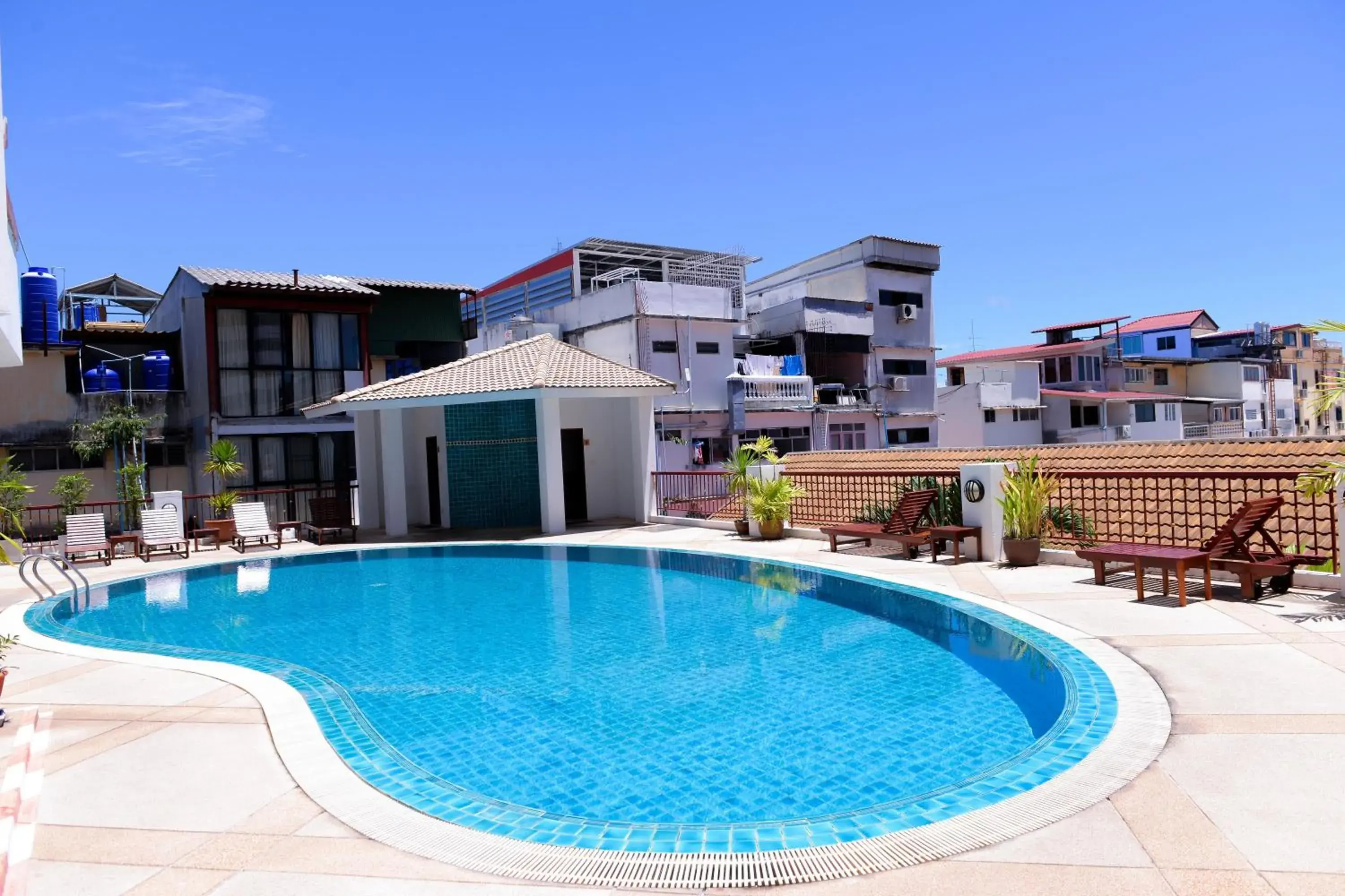Swimming pool in Sandy Spring Hotel Swimming pool in Sandy Spring Hotel