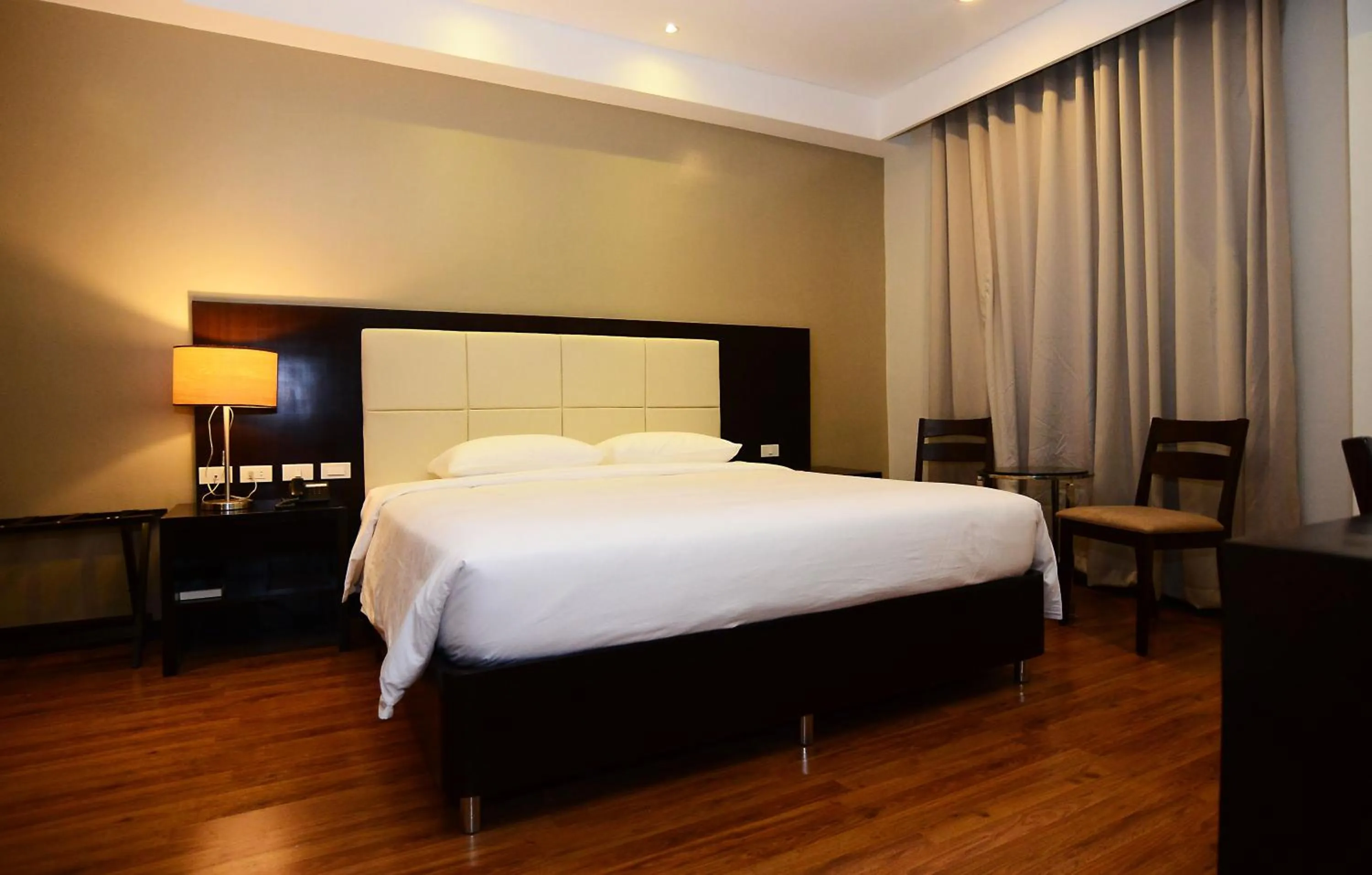 Bed in Ever O Business Hotel