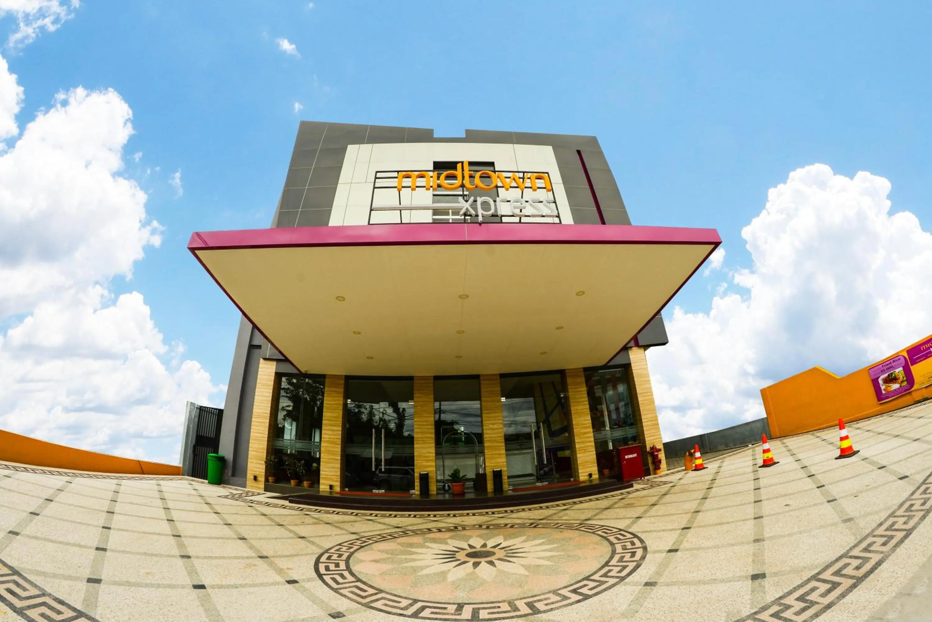 Facade/entrance in Midtown Xpress Sampit - Kalimantan Tengah