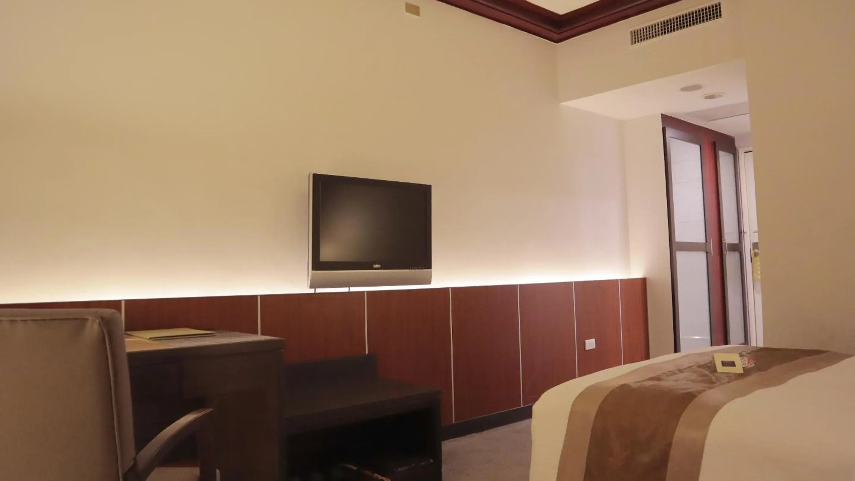 Photo of the whole room, Bed in Ho Fong Business Stay Photo of the whole room, Bed in Ho Fong Business Stay