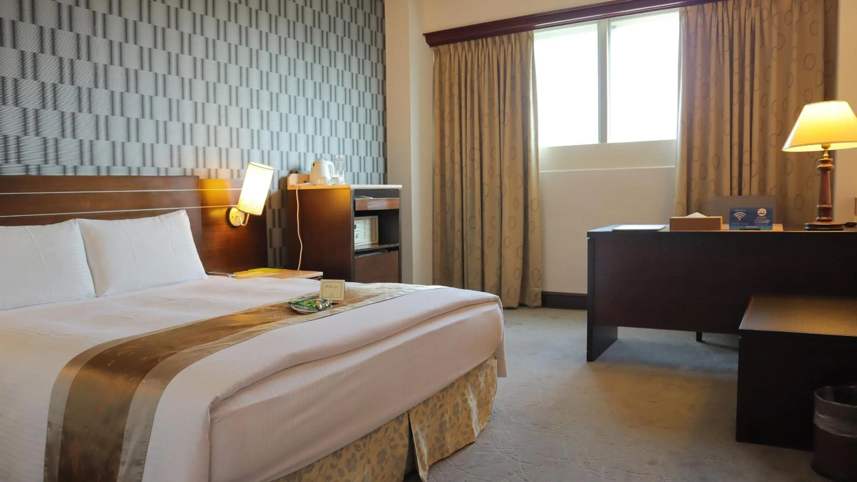 Photo of the whole room, Bed in Ho Fong Business Stay