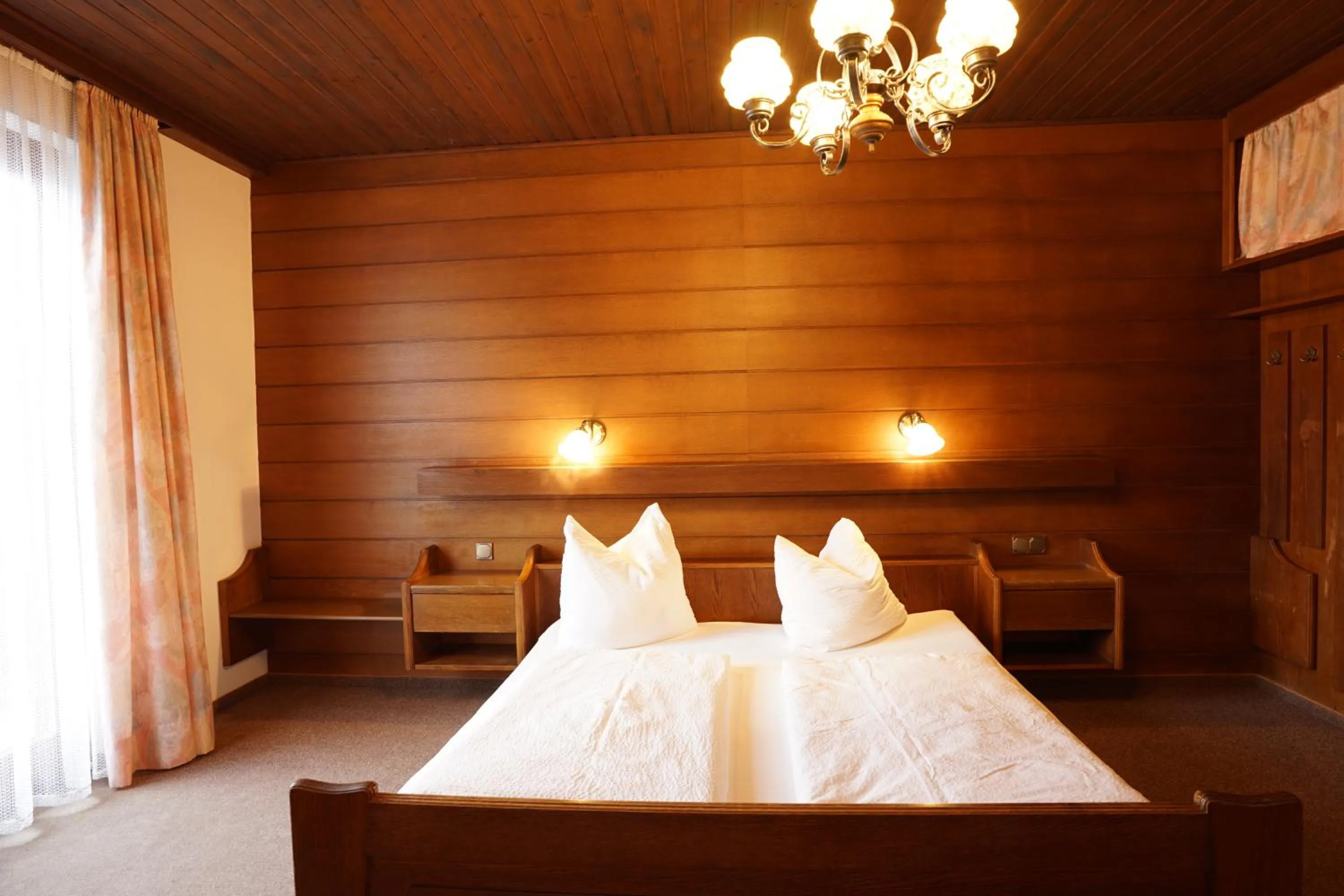 Bed in Gasthof-Fleischerei Engl