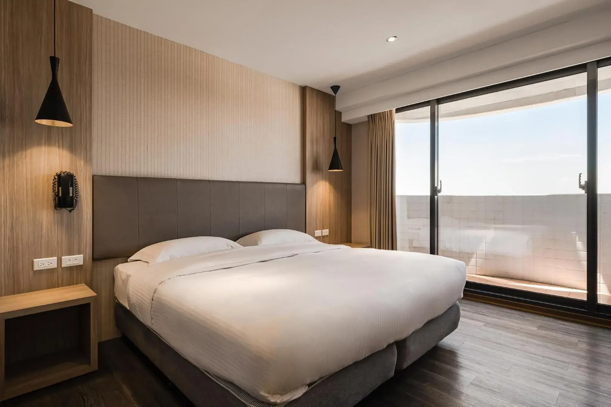 Deluxe Double Room in The Riverside Hotel International Deluxe Double Room in The Riverside Hotel International