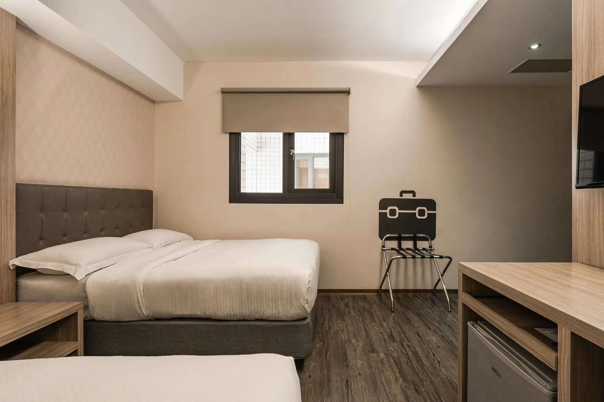 Bedroom, Bed in The Riverside Hotel International